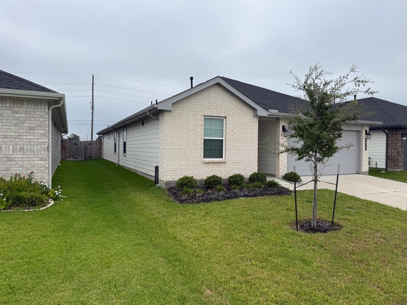 8014 Tropea Drive Property Photo 2