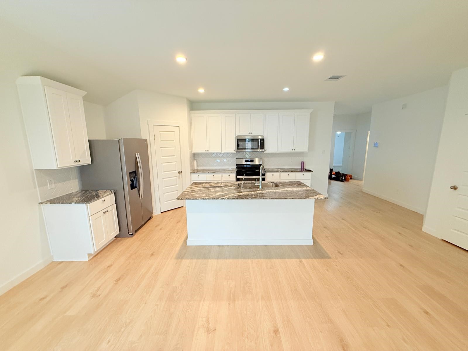 8014 Tropea Drive Property Photo 3