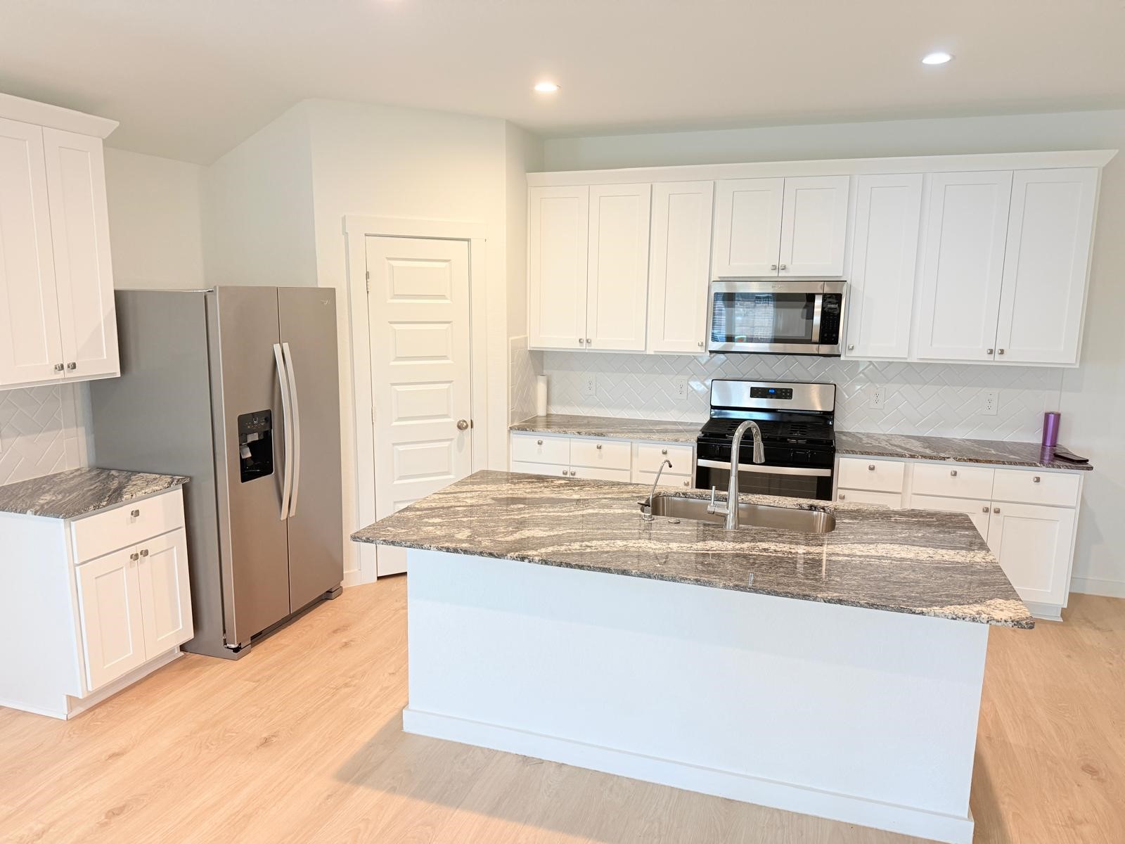8014 Tropea Drive Property Photo 8