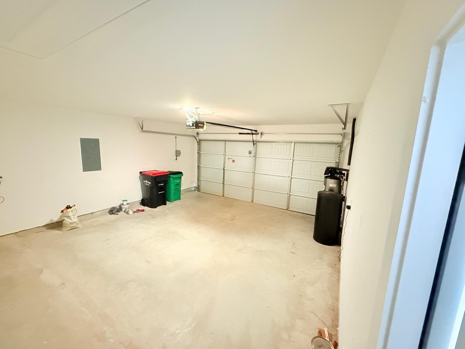 8014 Tropea Drive Property Photo 15