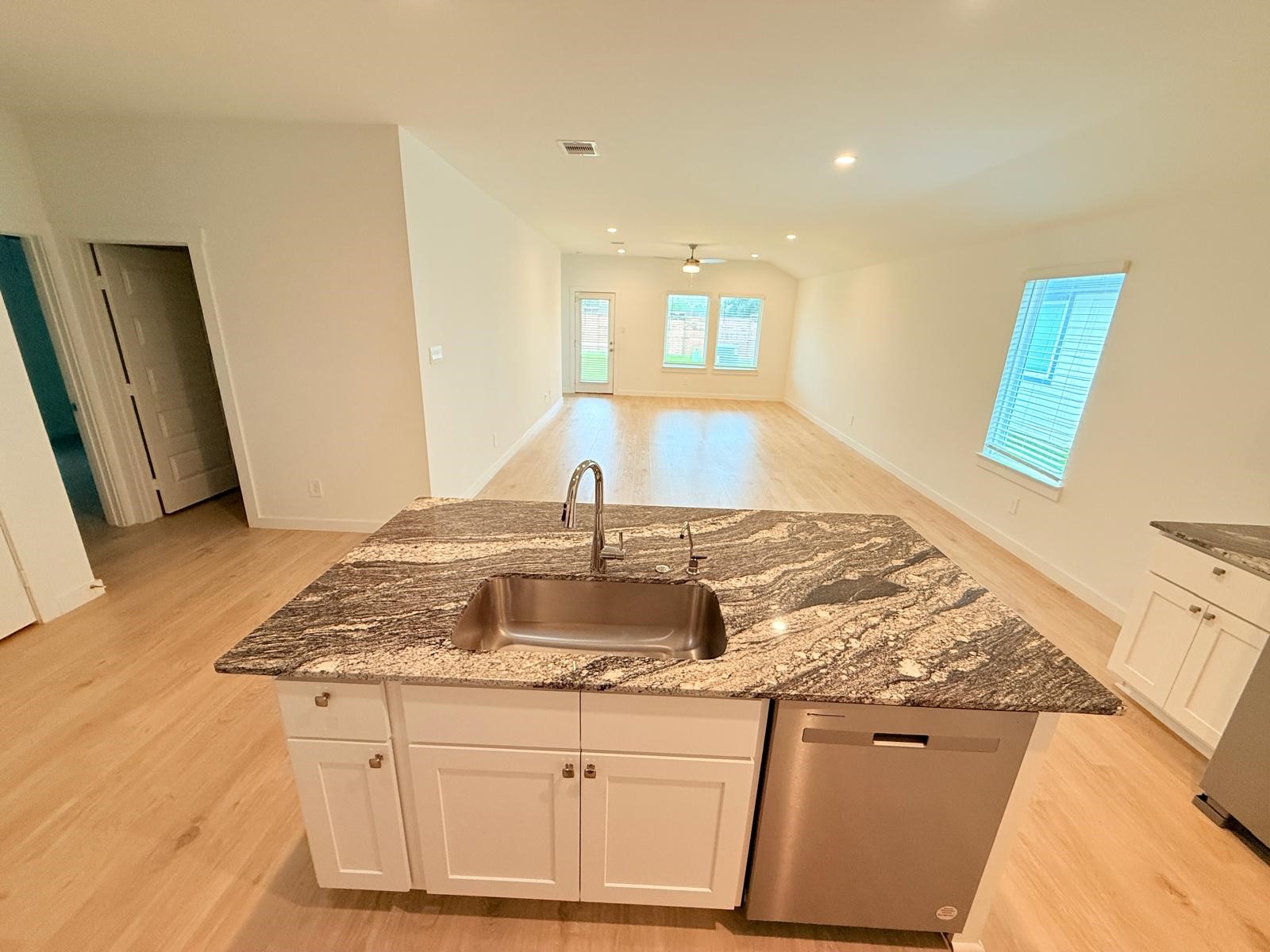 8014 Tropea Drive Property Photo 16