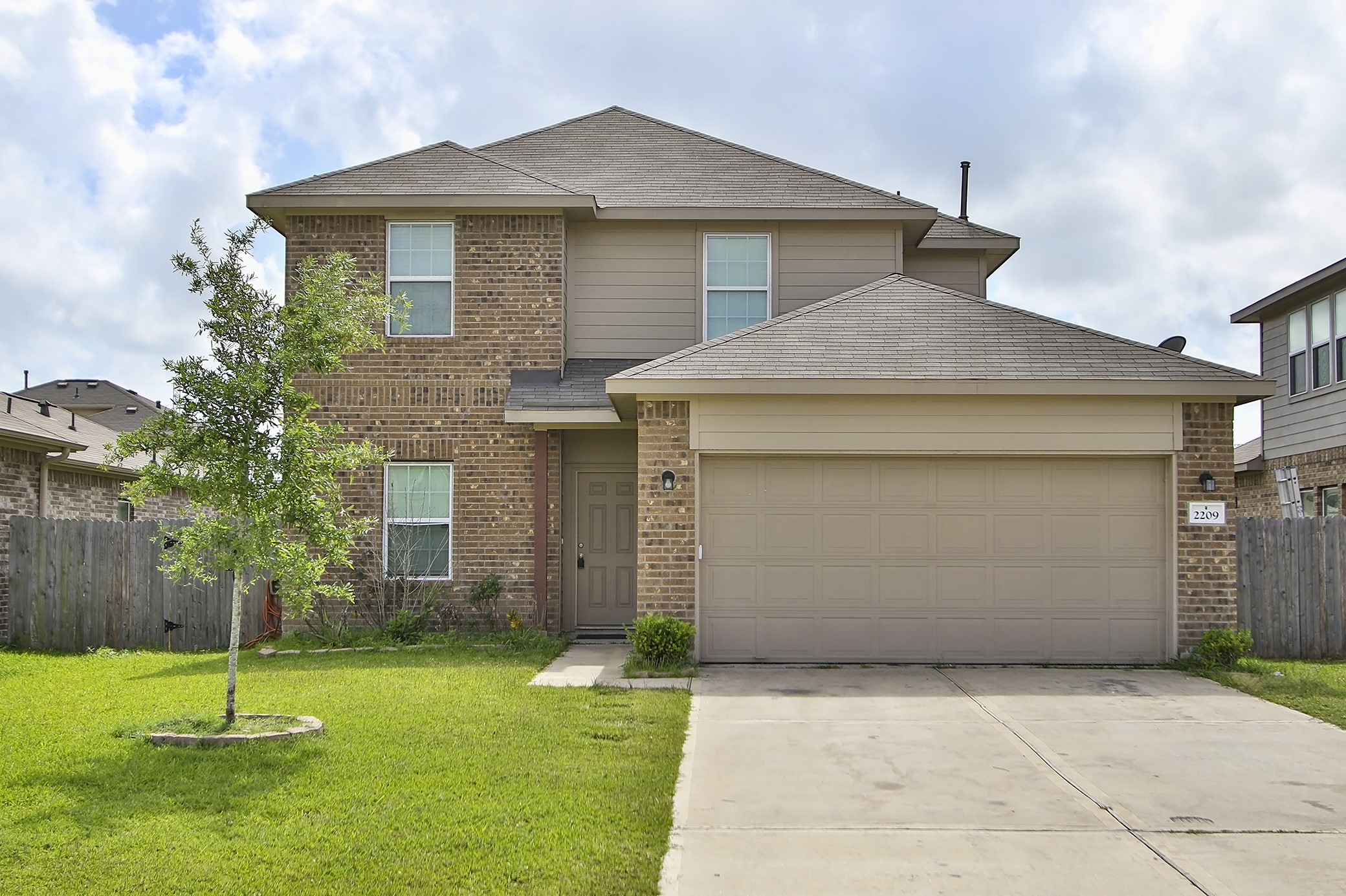 2209 Onyx Court Property Photo 1