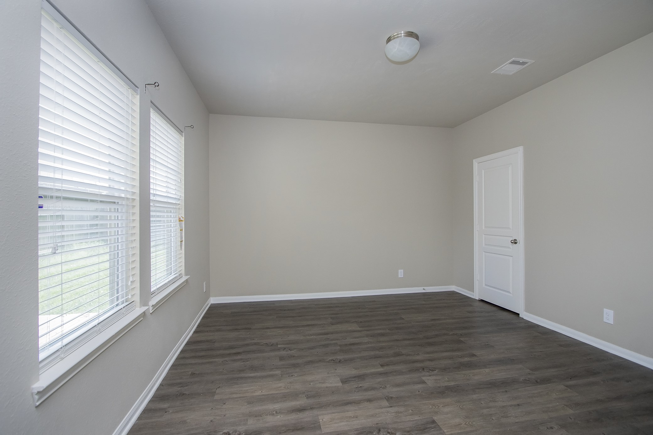 2209 Onyx Court Property Photo 16
