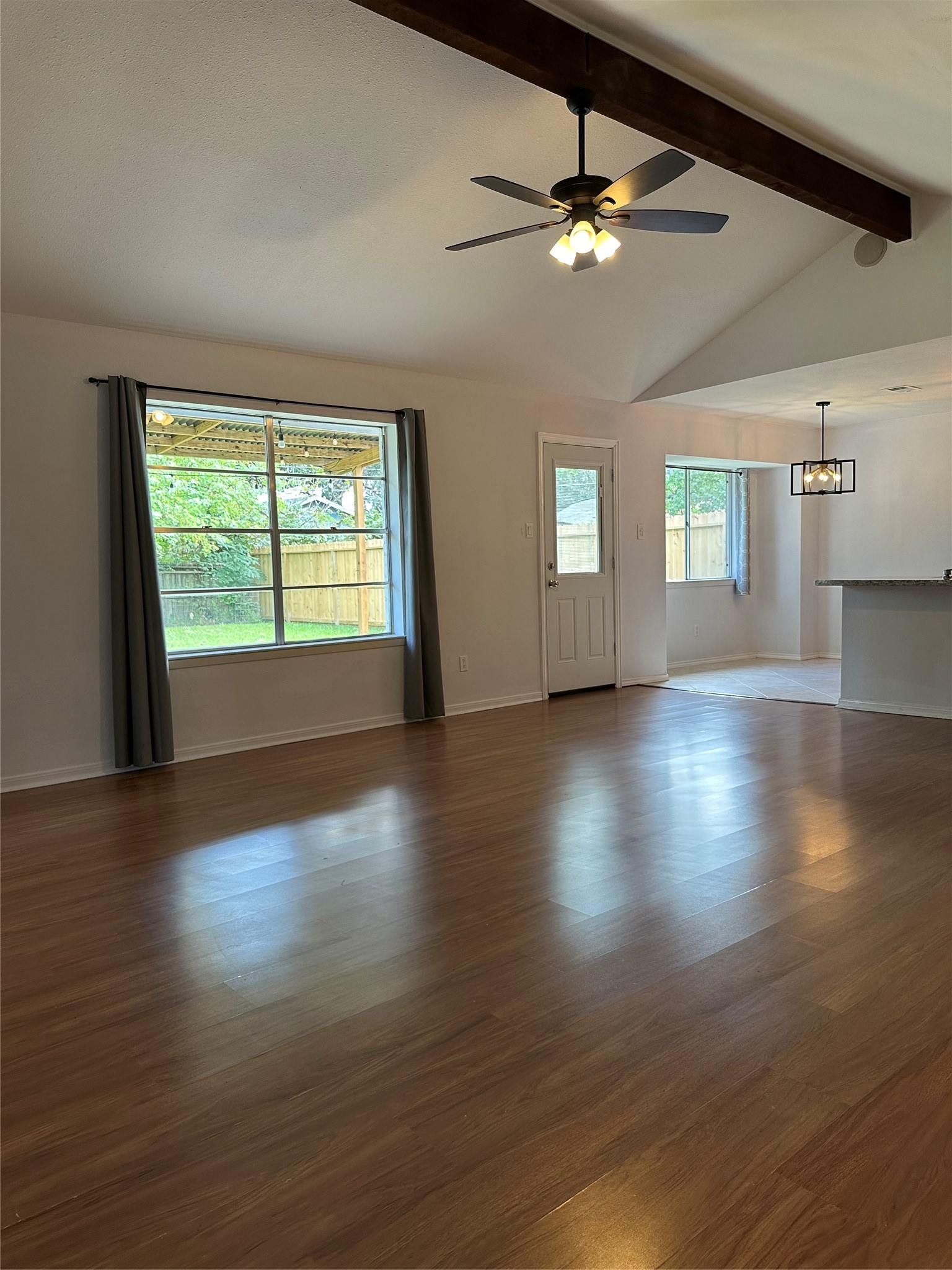 2414 Manila Lane Property Photo 3