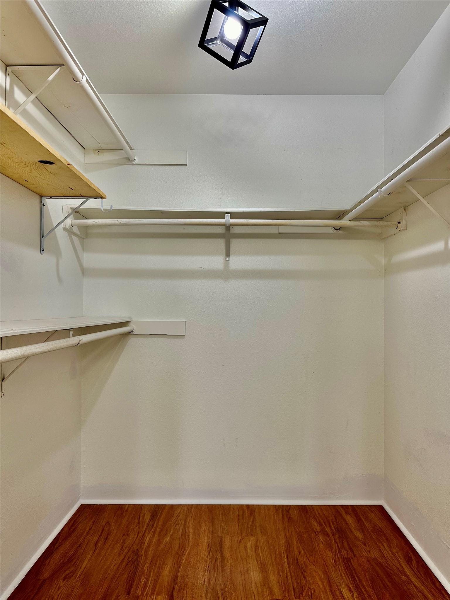 2414 Manila Lane Property Photo 13