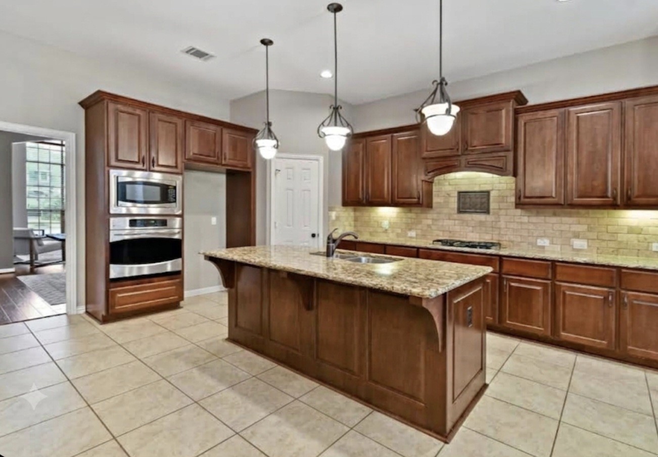 3318 Sunset Field Lane Property Photo 4