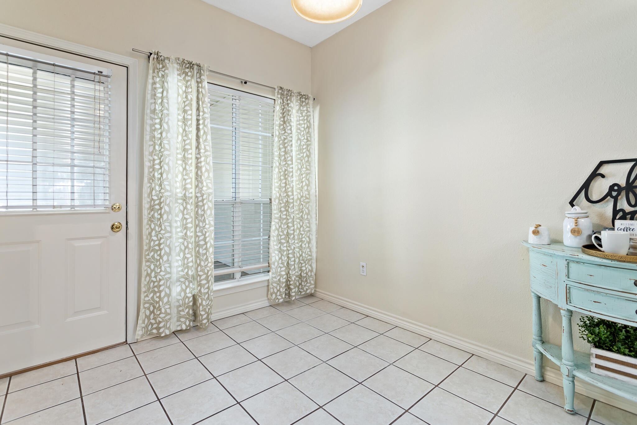 21 Stephens Lane Property Photo 13