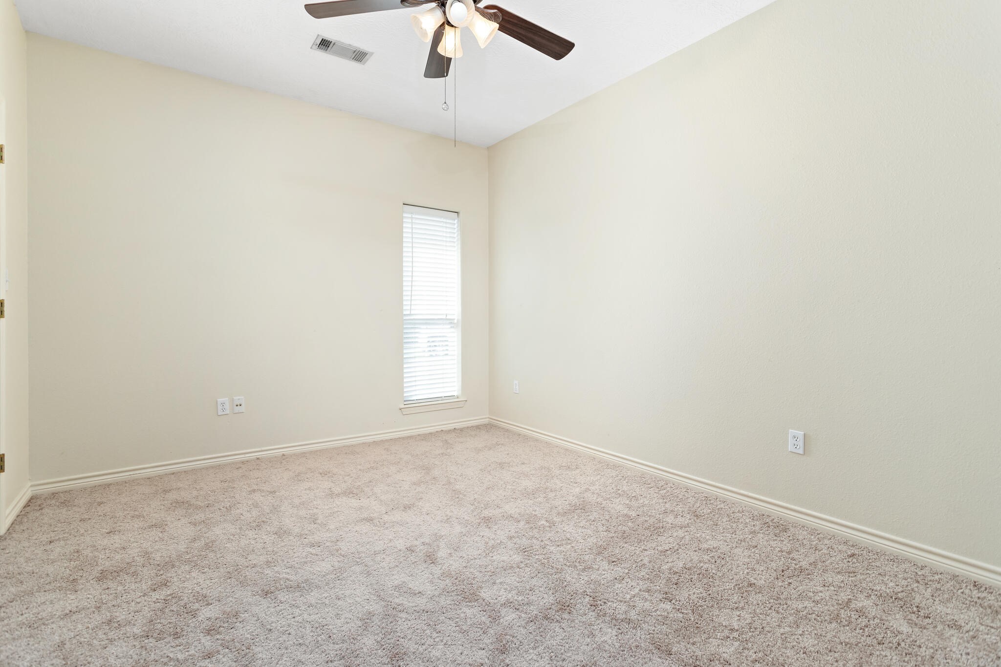 21 Stephens Lane Property Photo 20