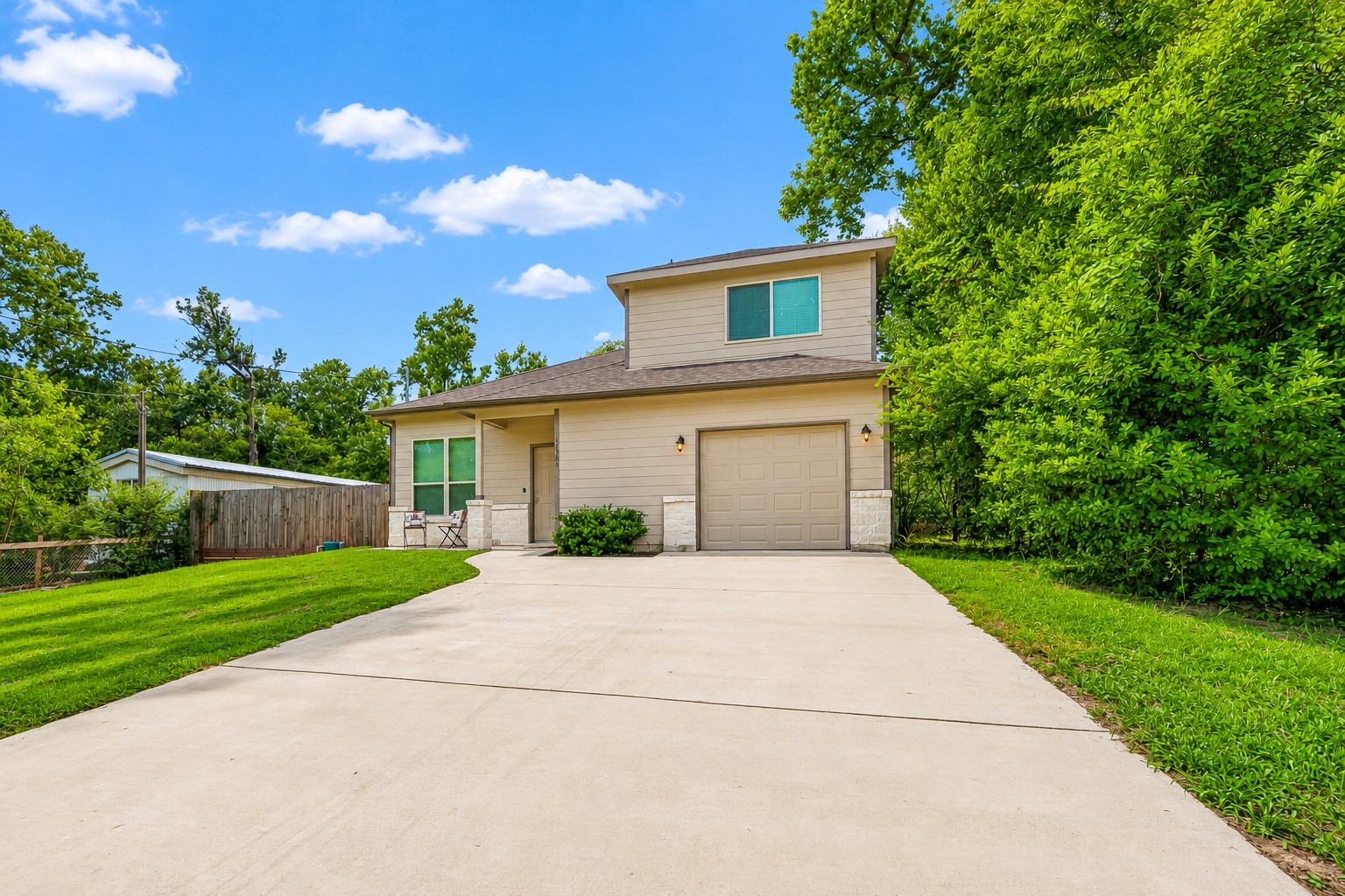 12789 Royal West Drive Property Photo 3