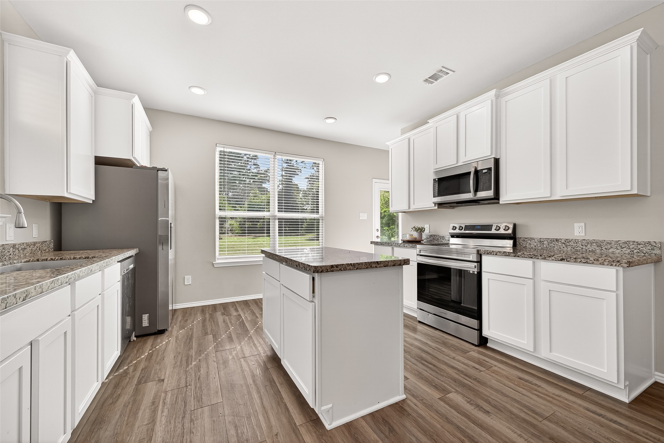 12789 Royal West Drive Property Photo 10