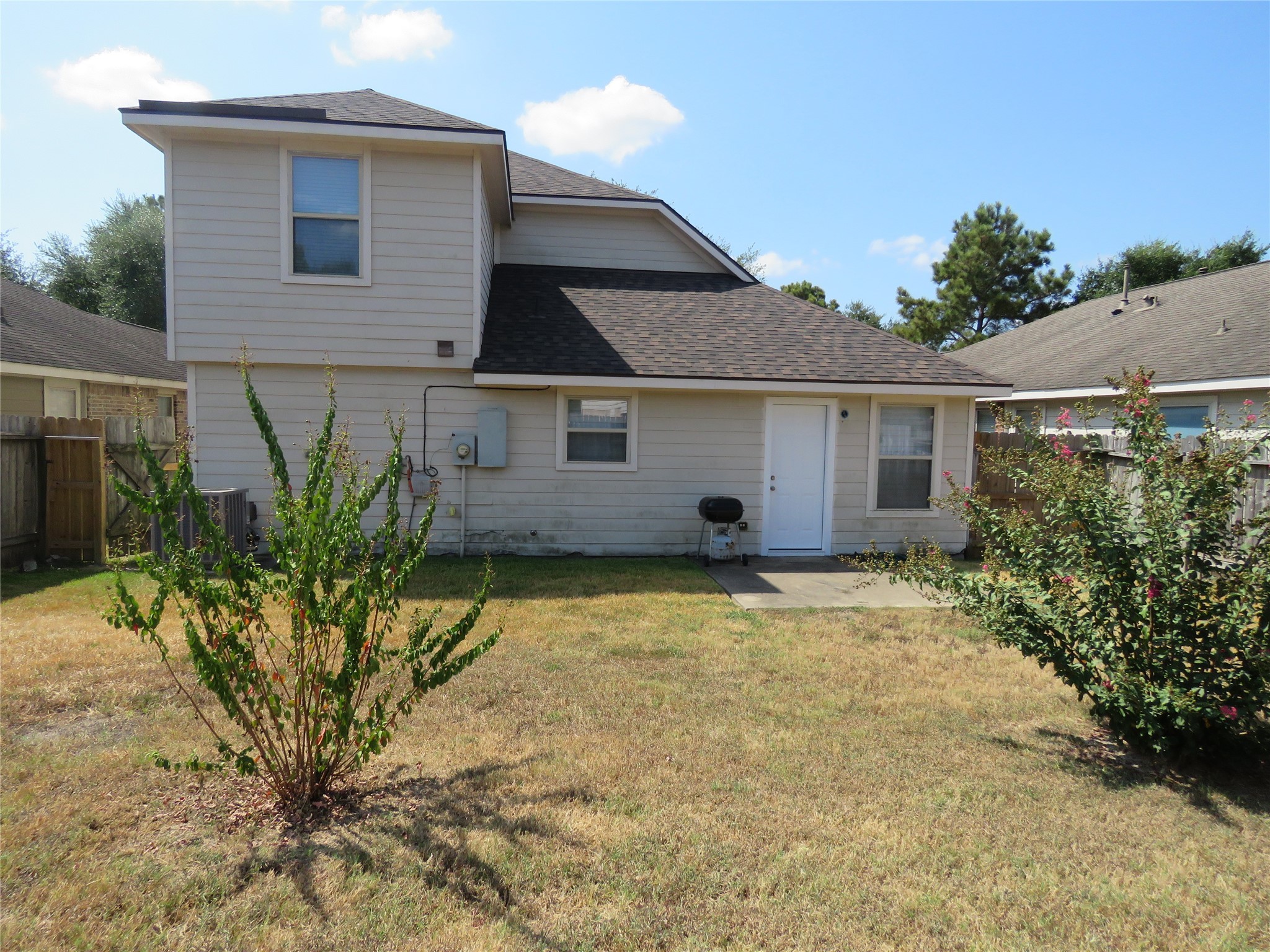 16610 Berkshire Forest Drive Property Photo 3