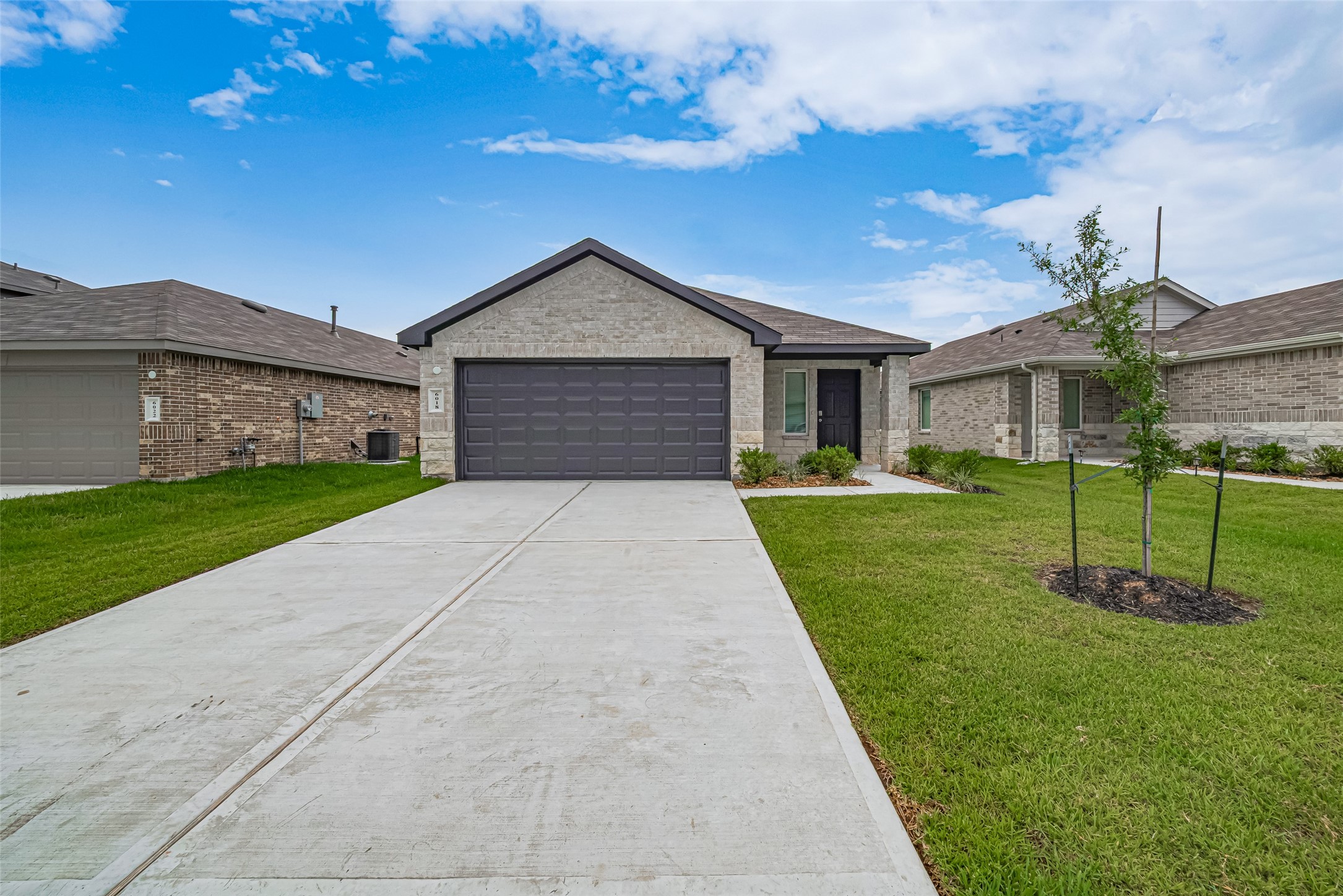 6018 Alberta Falls Drive Property Photo 4
