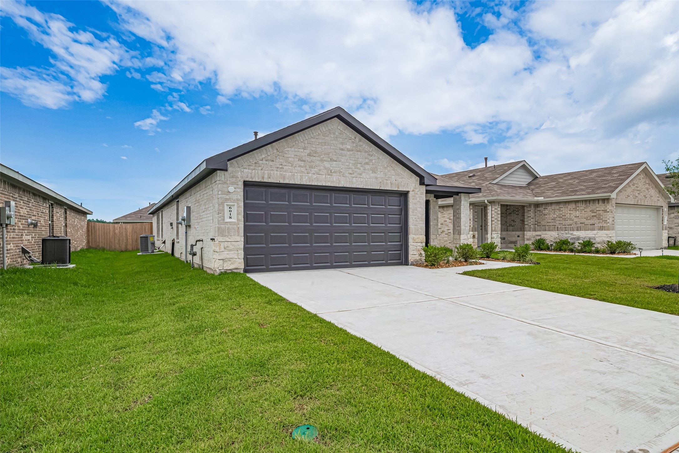 6018 Alberta Falls Drive Property Photo 6