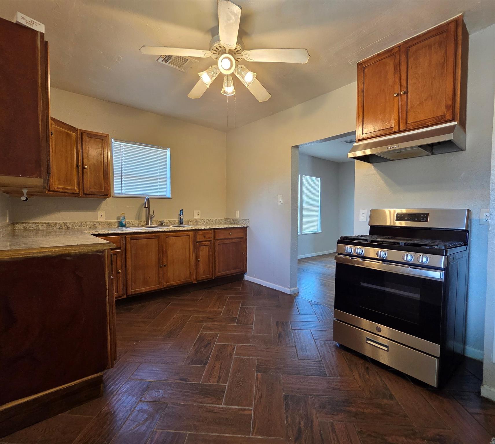 1036 Caperton Street Property Photo 4