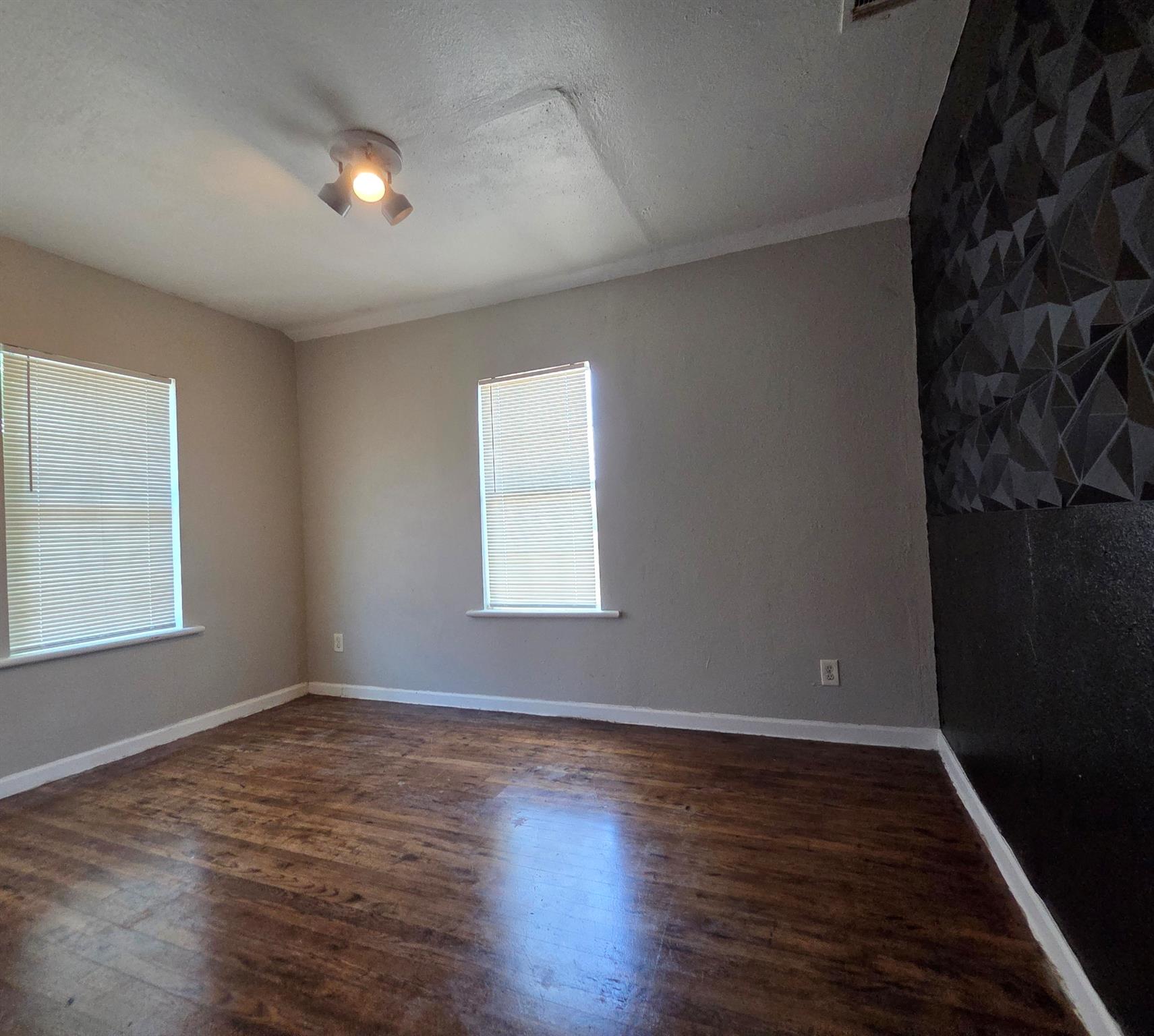 1036 Caperton Street Property Photo 5