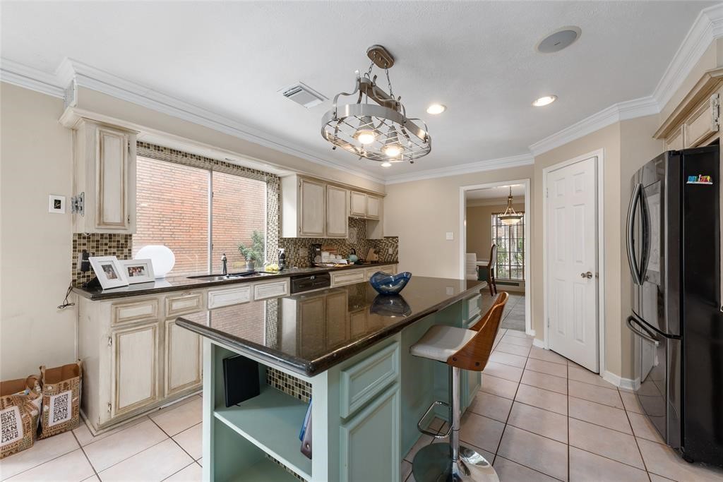 2105 Meadow Parkway N N Property Photo 17