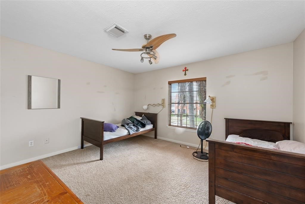 2105 Meadow Parkway N N Property Photo 25