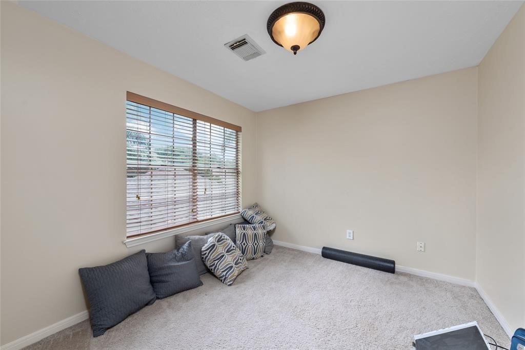 2105 Meadow Parkway N N Property Photo 33