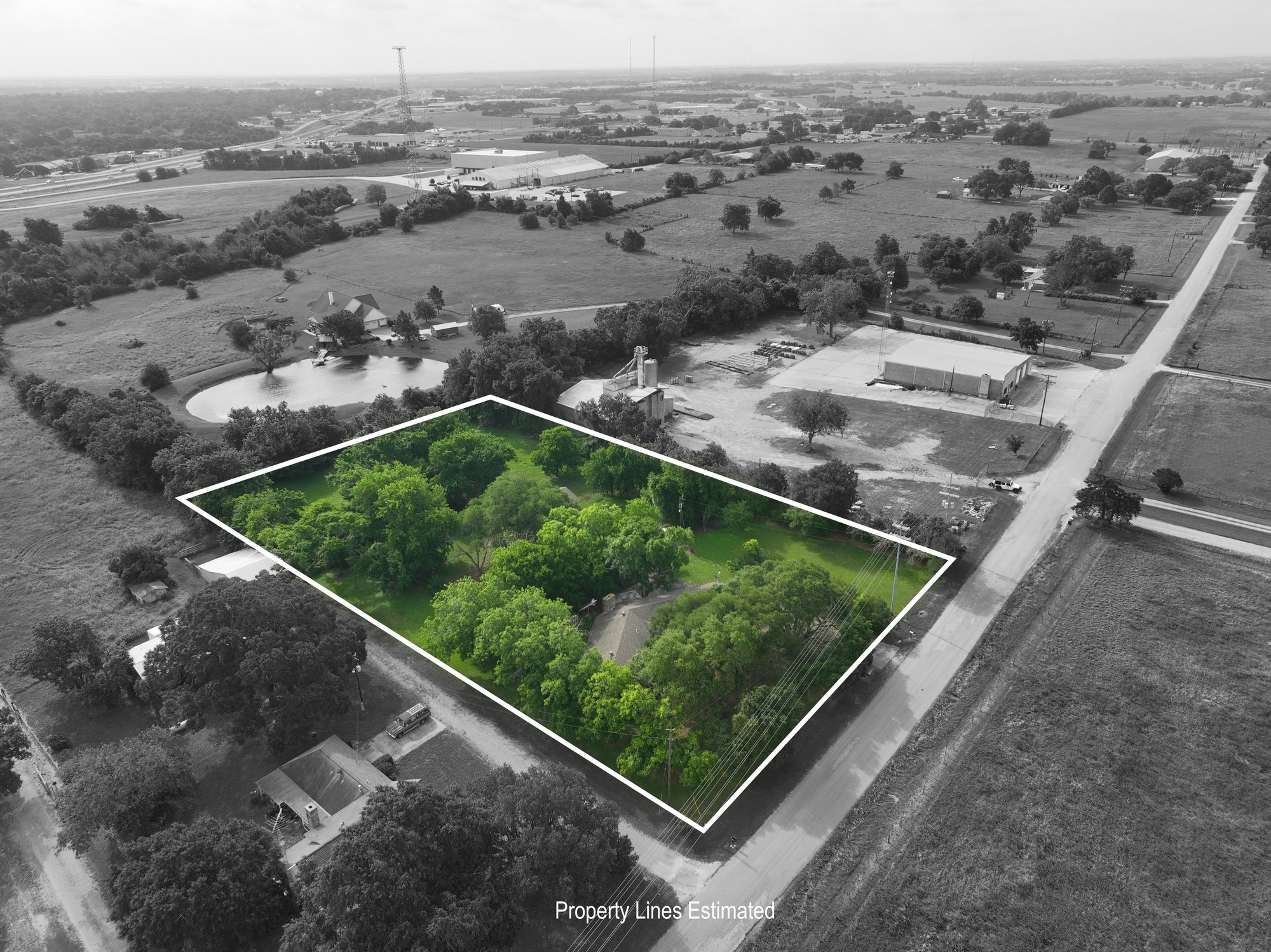 915 Farmers Road Property Photo 2