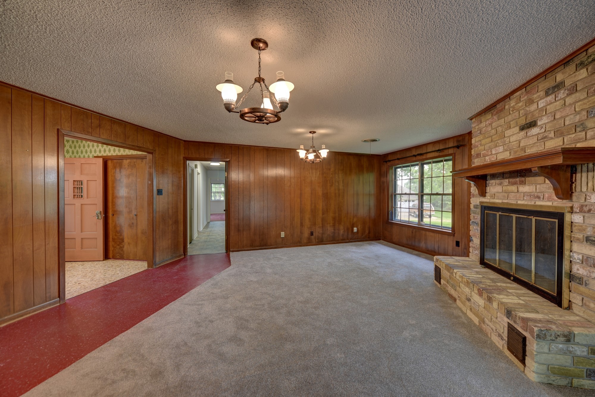 915 Farmers Road Property Photo 8