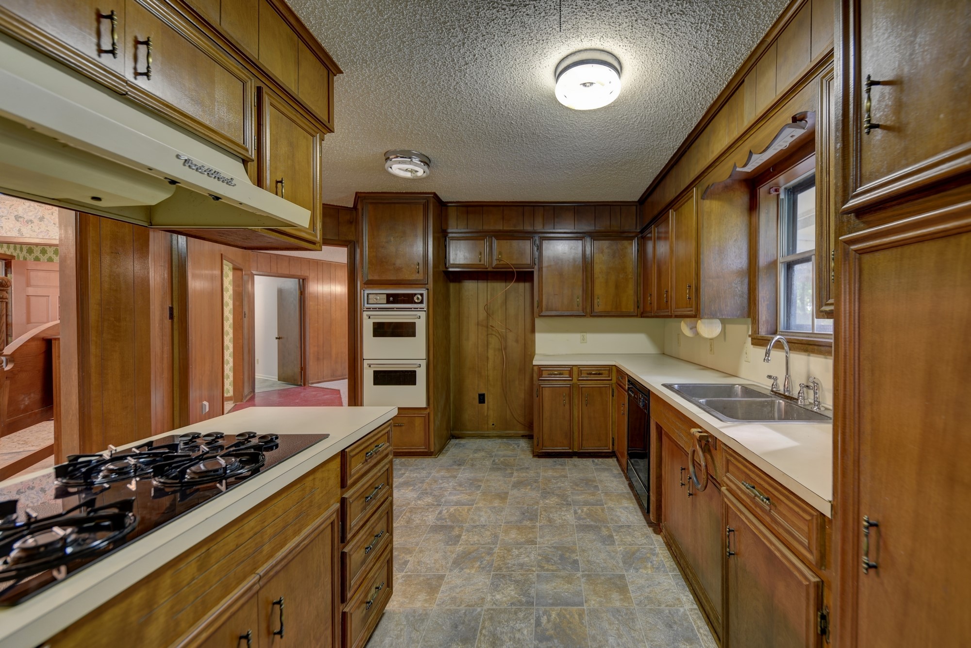 915 Farmers Road Property Photo 10