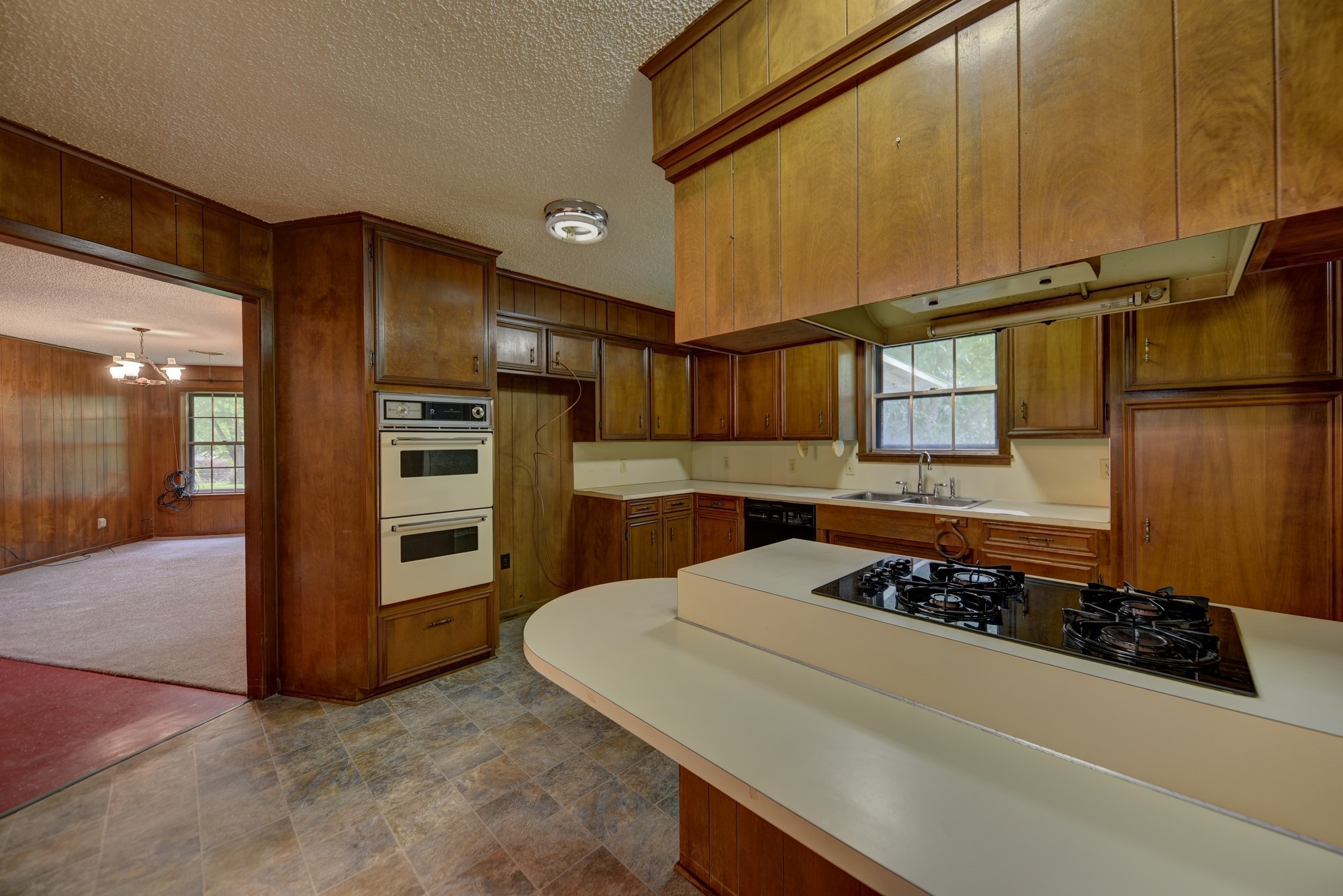 915 Farmers Road Property Photo 12