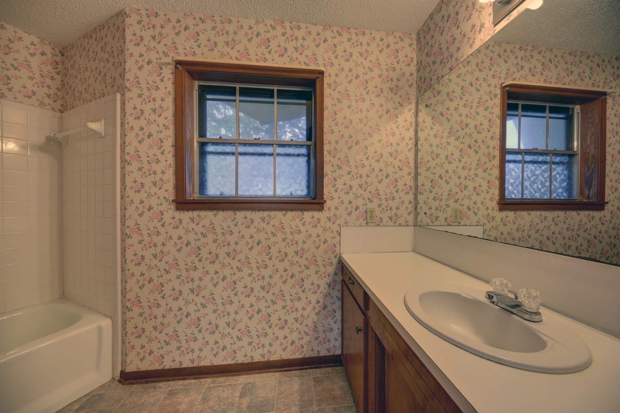 915 Farmers Road Property Photo 20