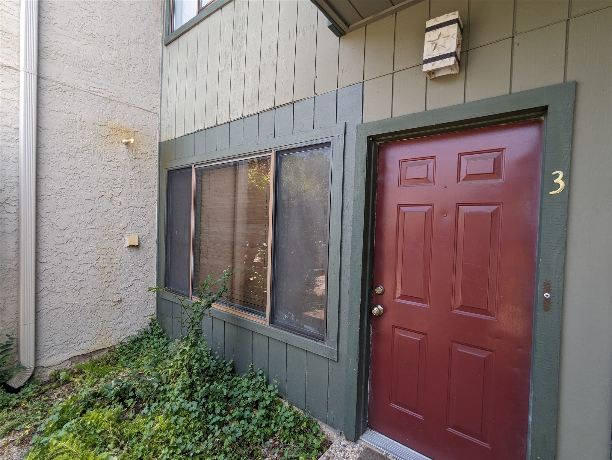 601 Nelray Boulevard 3 Property Photo 1