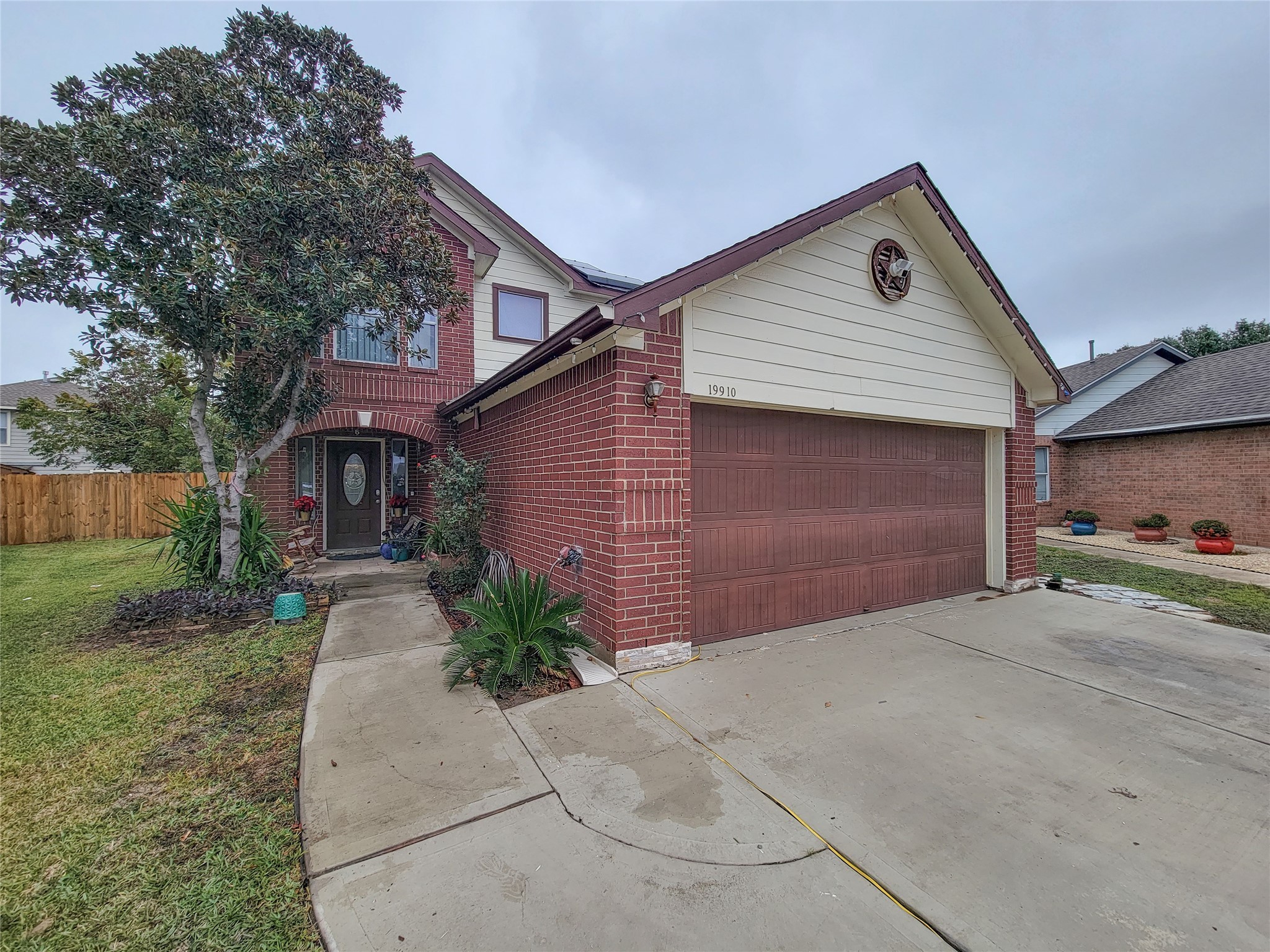 19910 Willowbrook Drive Property Photo 2