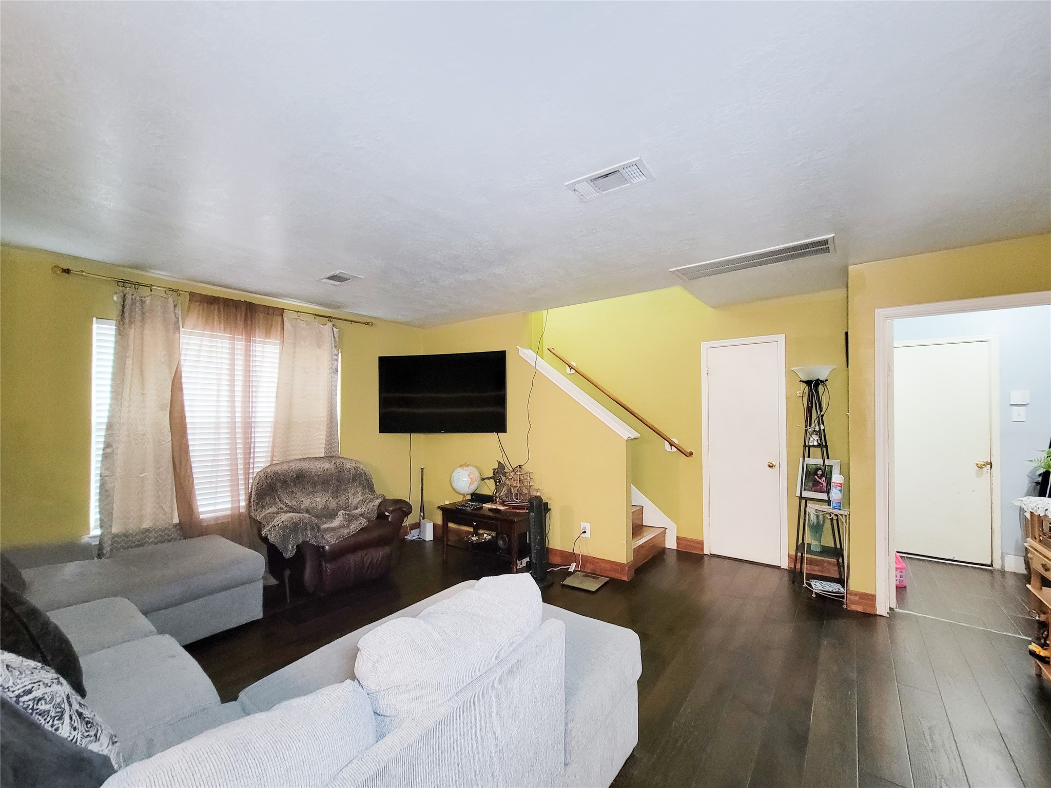 19910 Willowbrook Drive Property Photo 6
