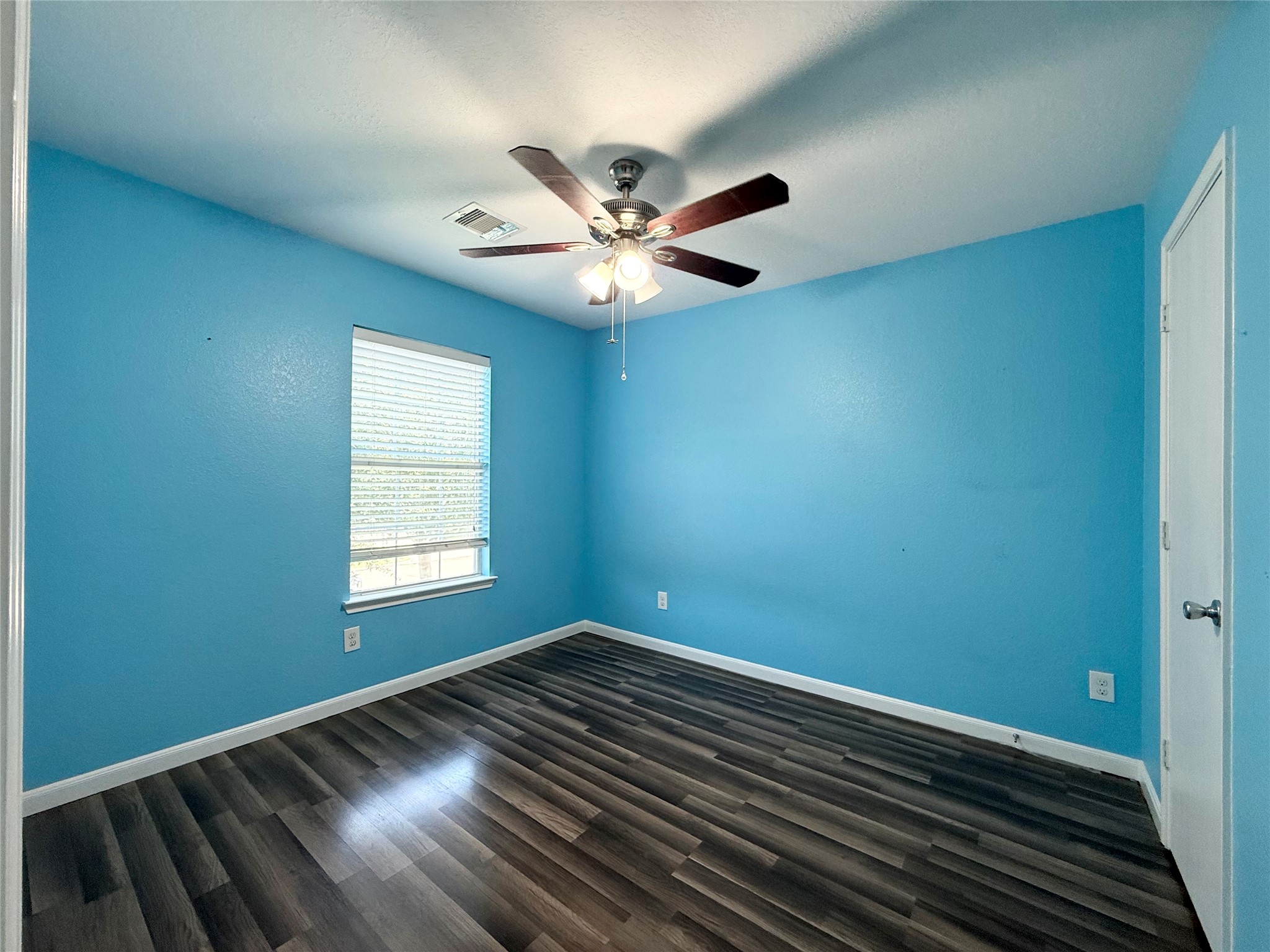 910 Staffordale Manor Lane Property Photo 11