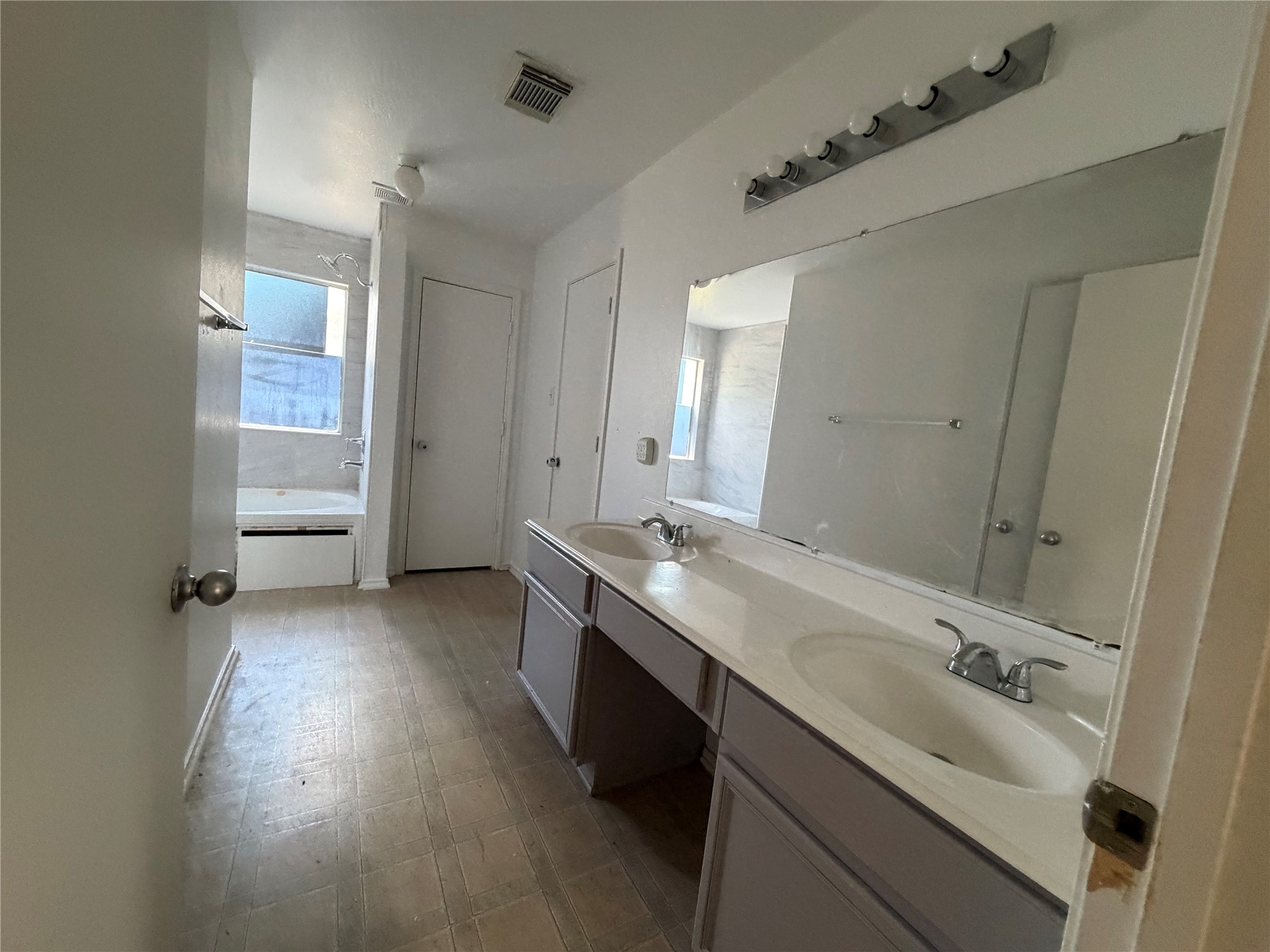 2615 Meiko Drive Property Photo 8