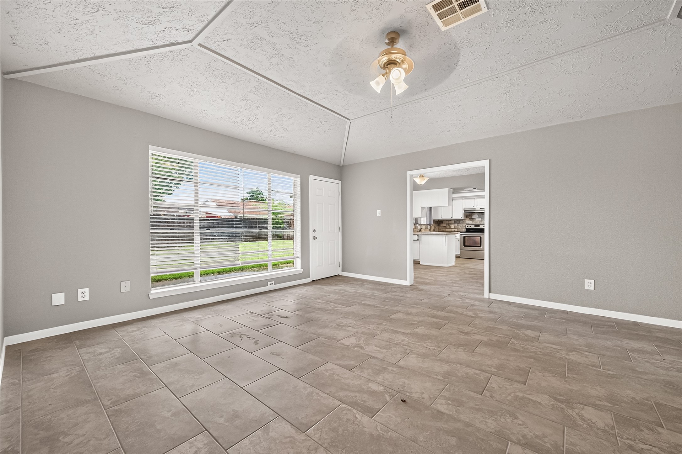 9903 Towne Tower Lane Property Photo 4
