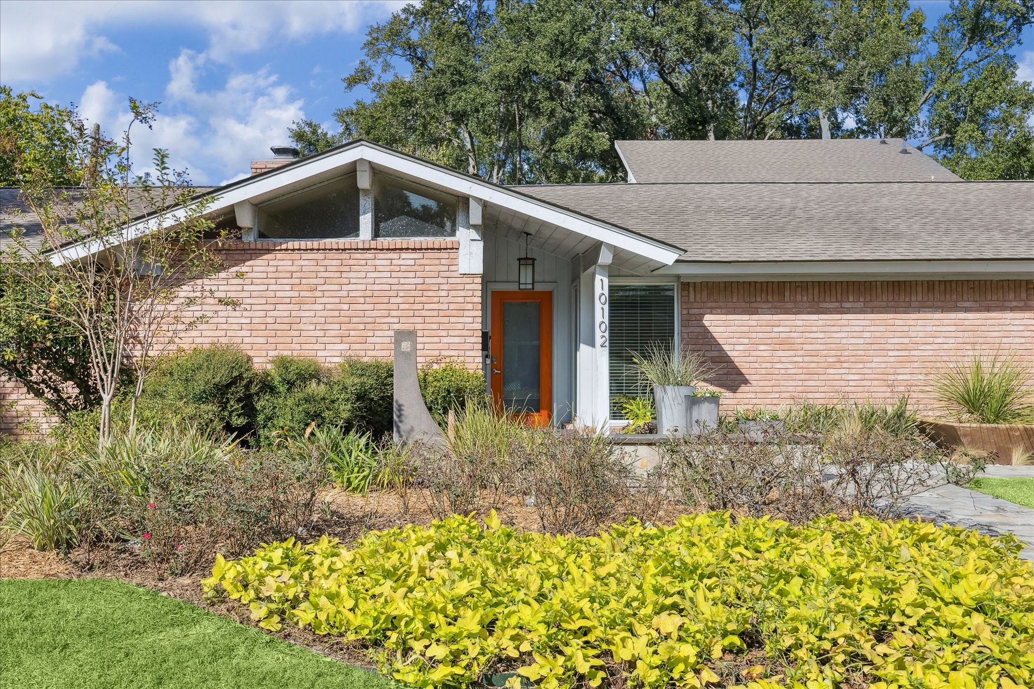10102 Knoboak Drive Property Photo 6