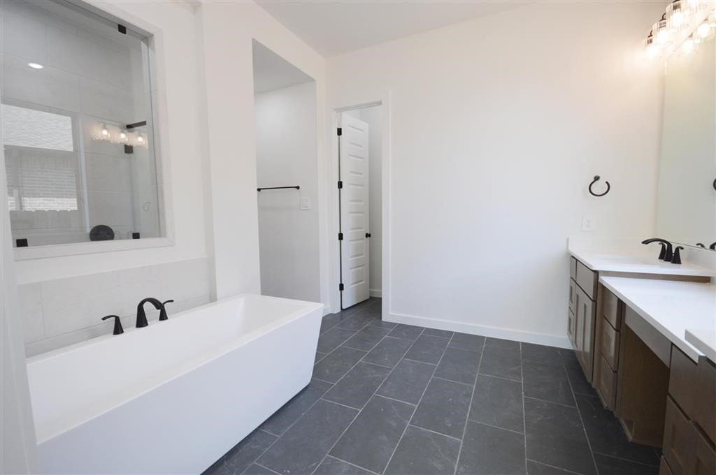 4410 Crossfield Property Photo 12
