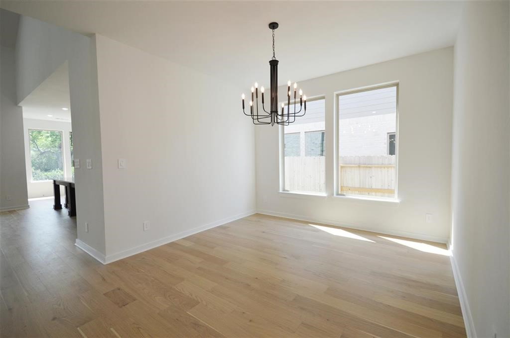 4410 Crossfield Property Photo 14