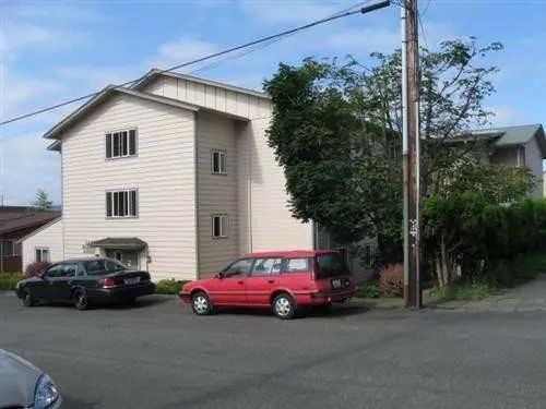 141 S River Street Property Photo 6