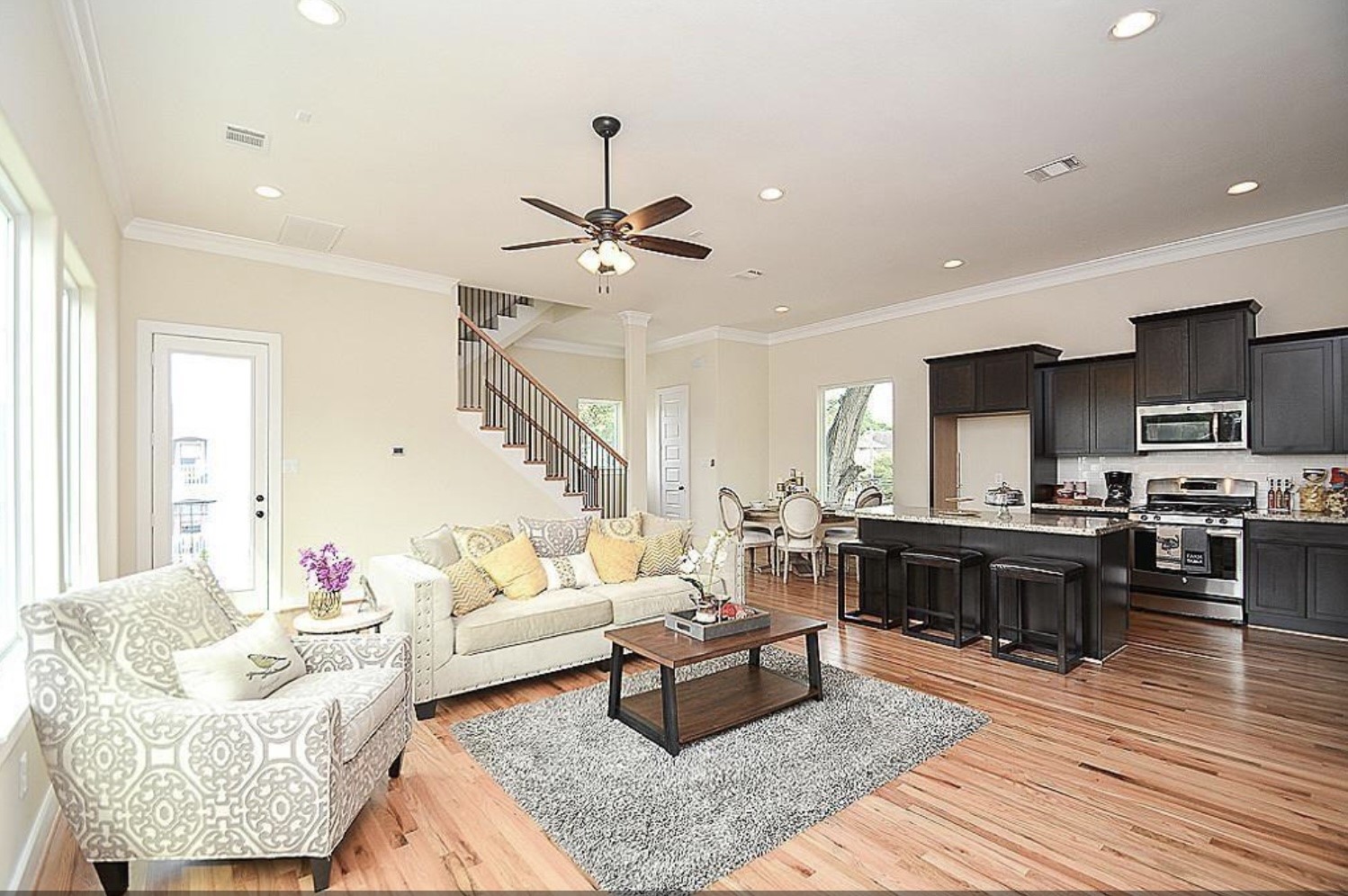 1548 W 23rd Street Property Photo 3