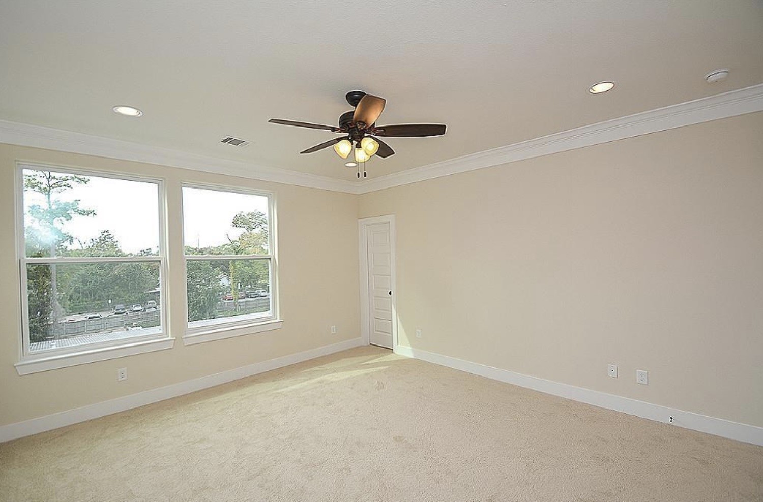 1548 W 23rd Street Property Photo 13