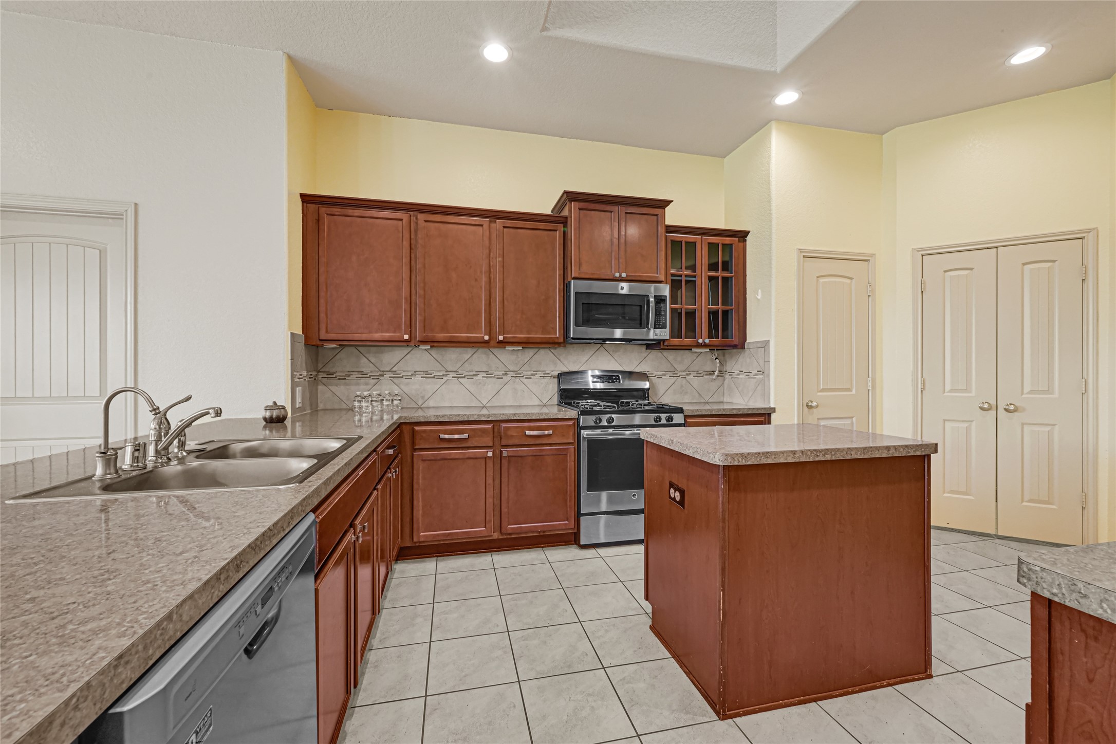 2207 Antler Trails Drive Property Photo 15