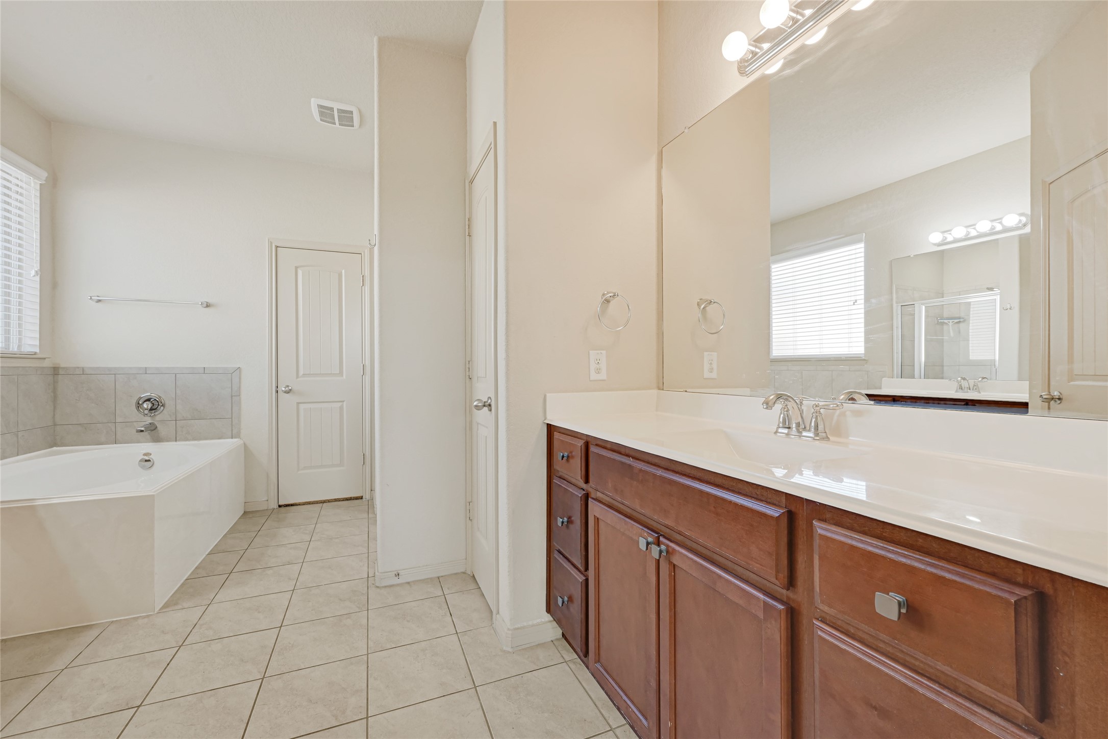 2207 Antler Trails Drive Property Photo 24
