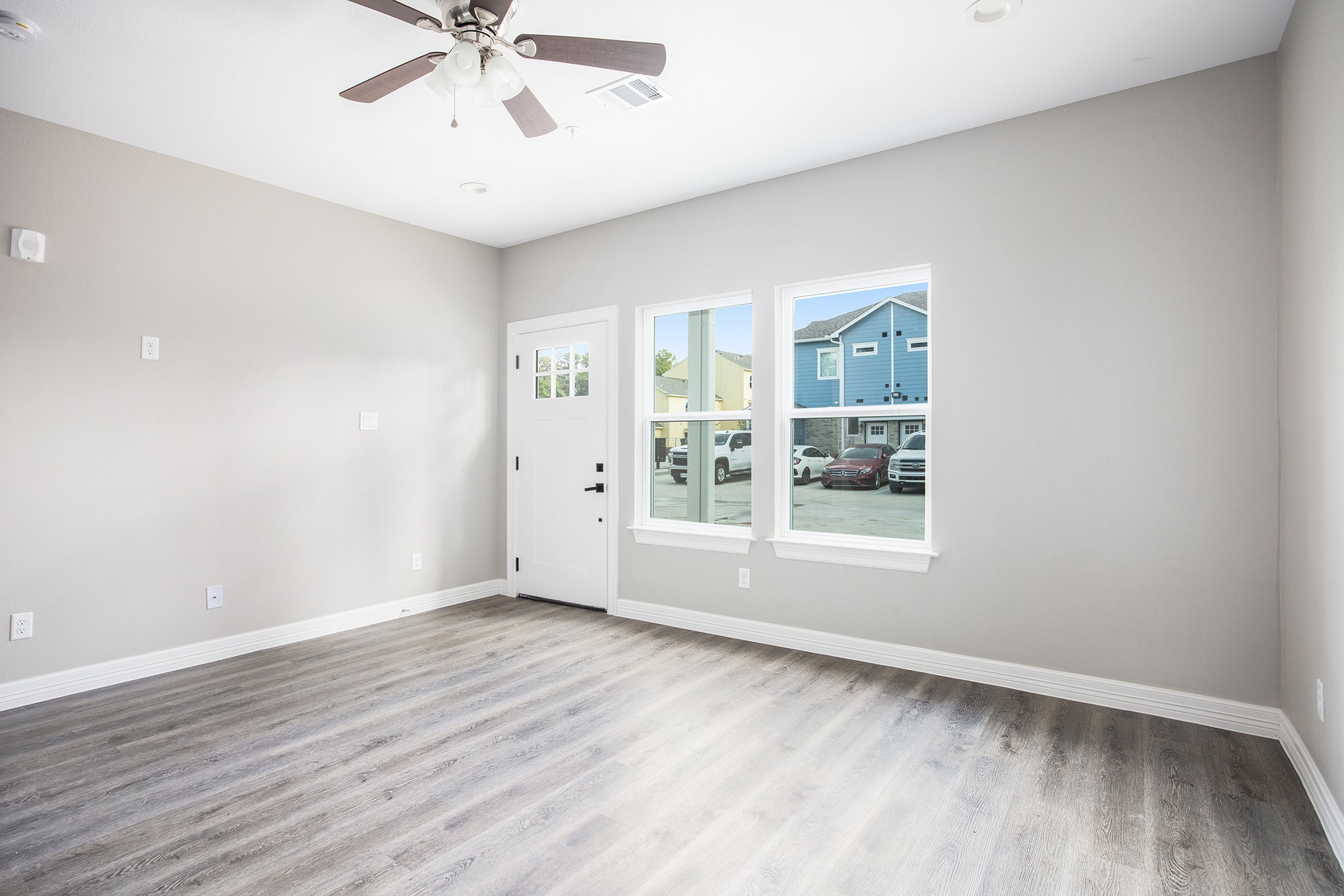 5262 Ella 803b Property Photo 5