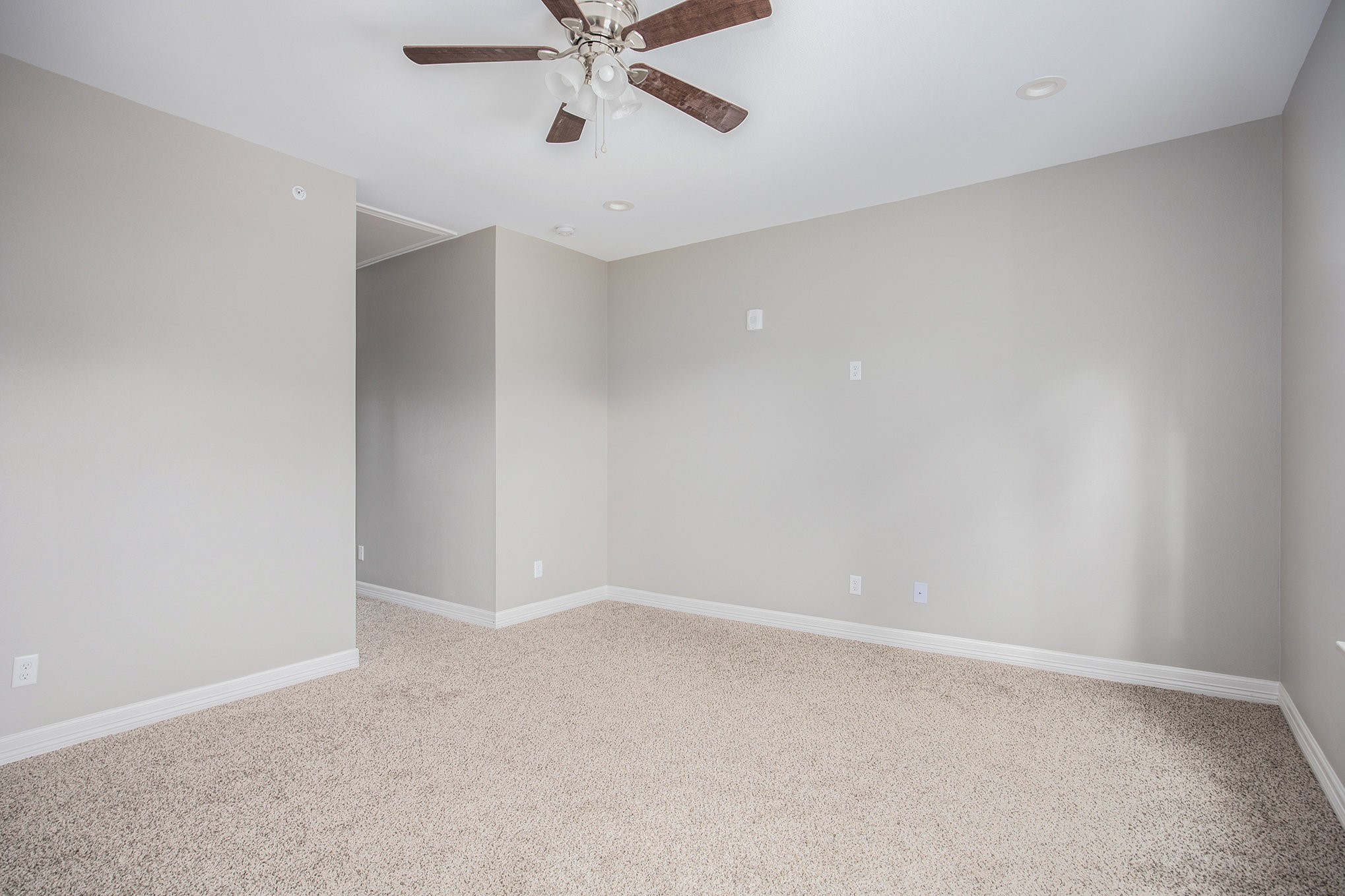 5262 Ella 803b Property Photo 9
