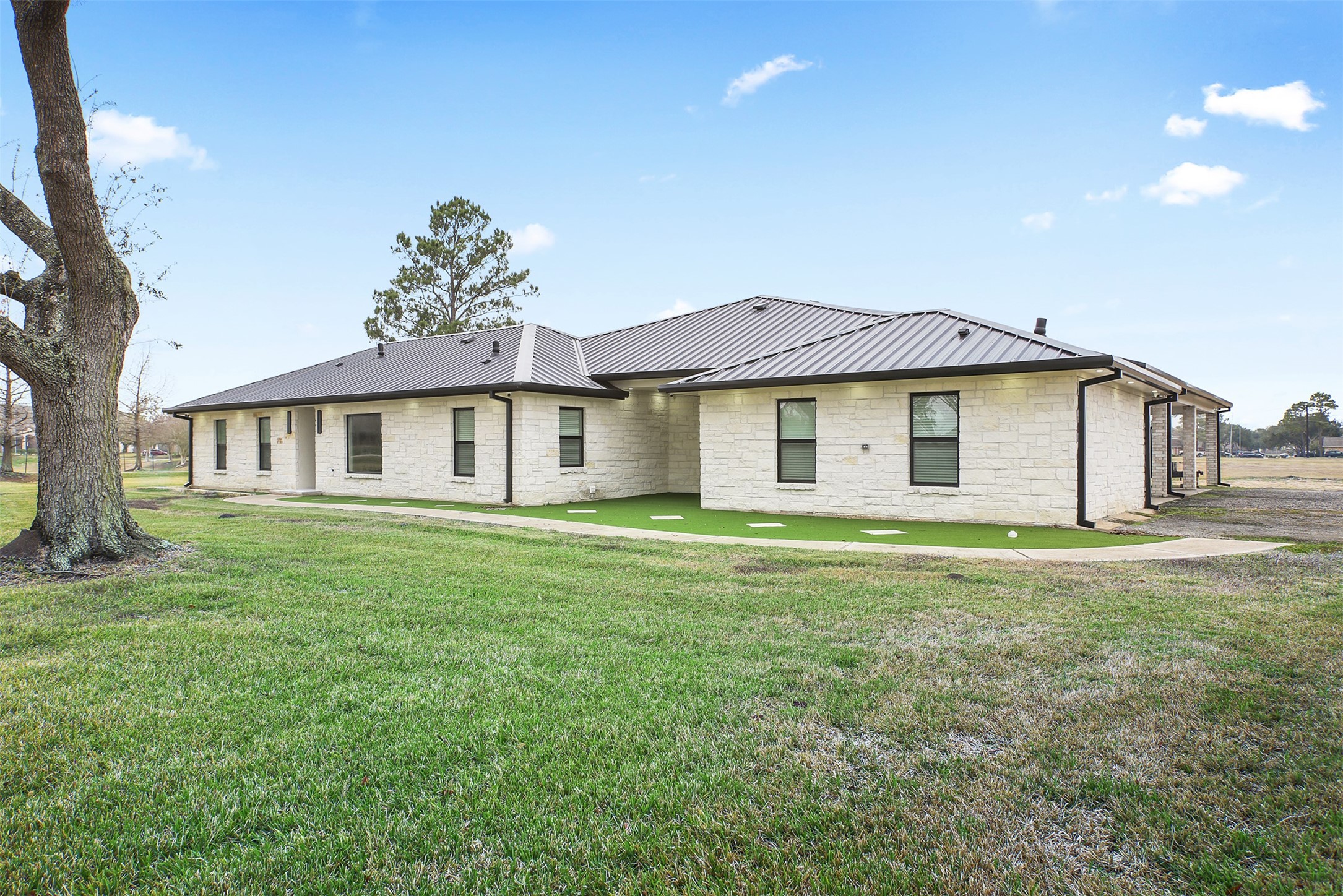 4002 Dixie Farm Road Property Photo 3