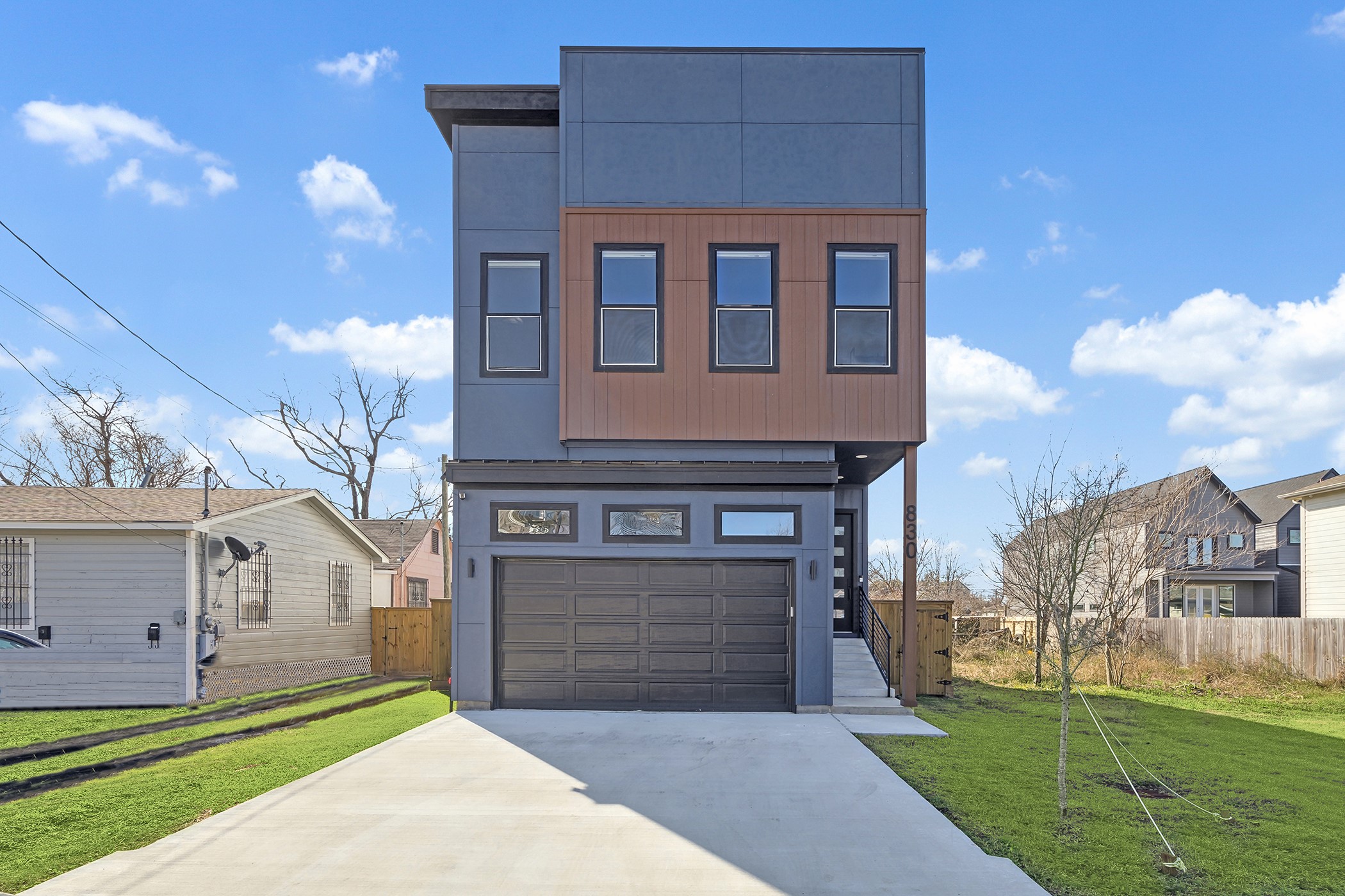 830 E 40th Street Property Photo 1