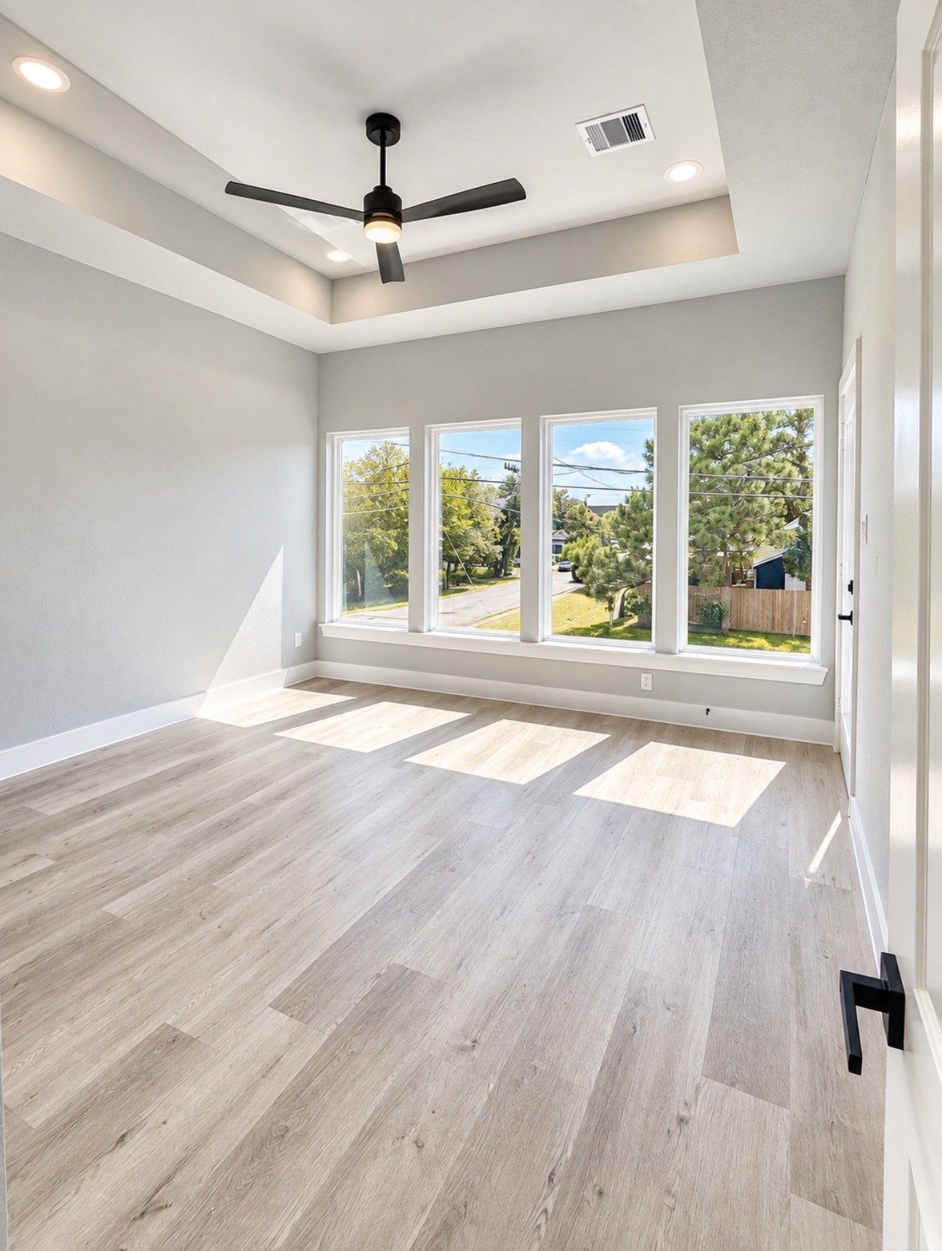 8704 Southview Street Property Photo 4