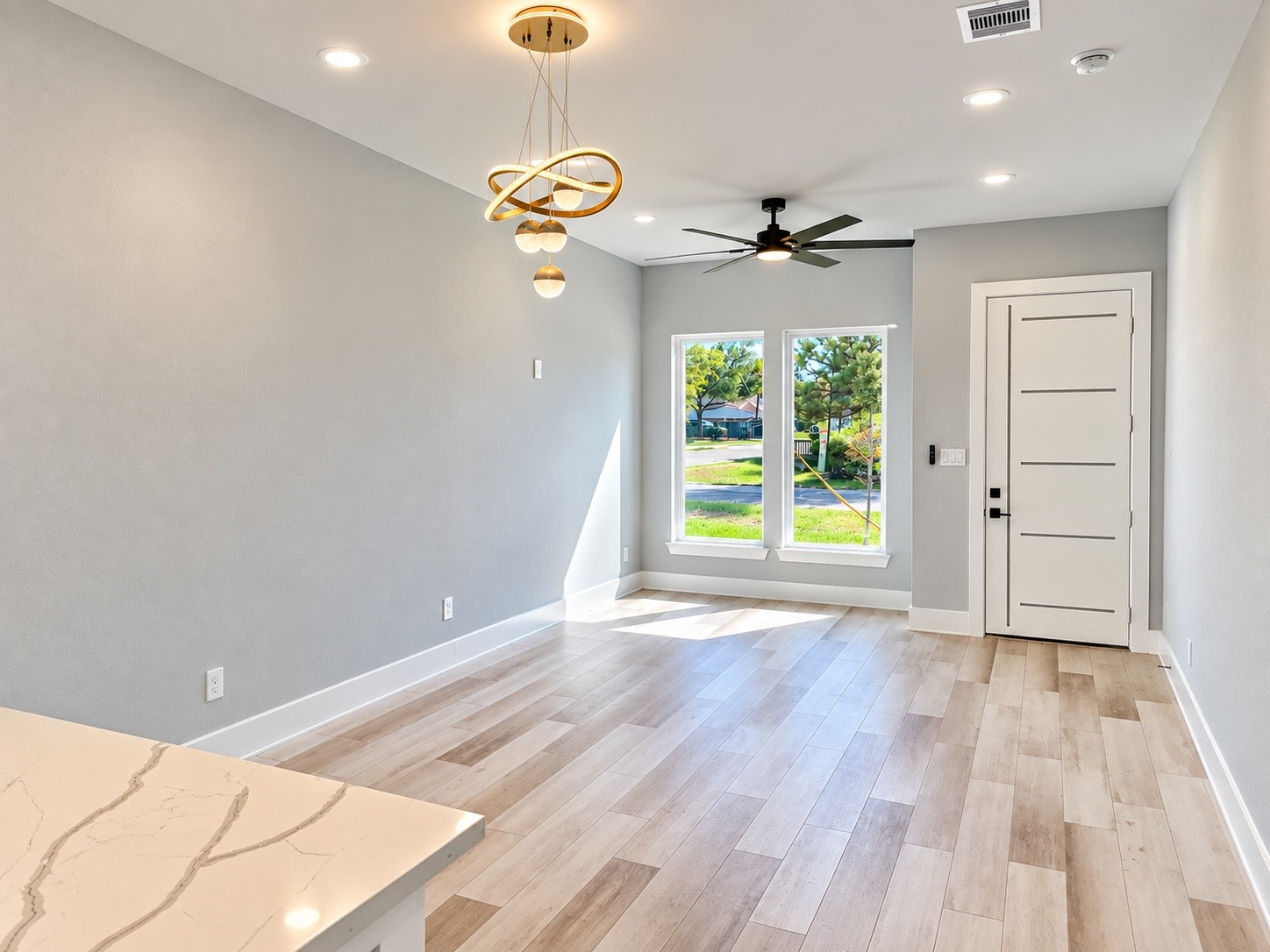 8704 Southview Street Property Photo 6