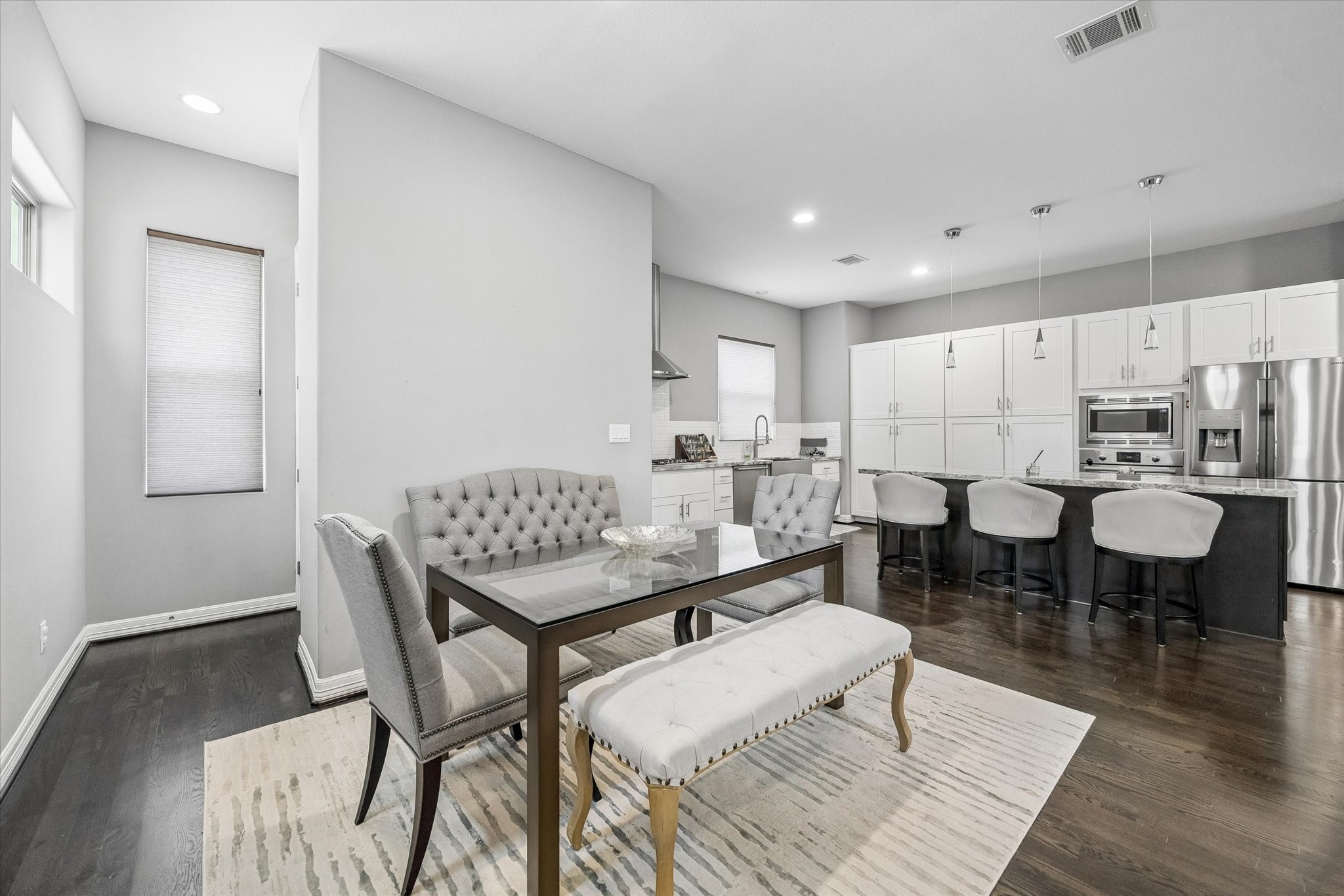 1617 Crockett Street Property Photo 4
