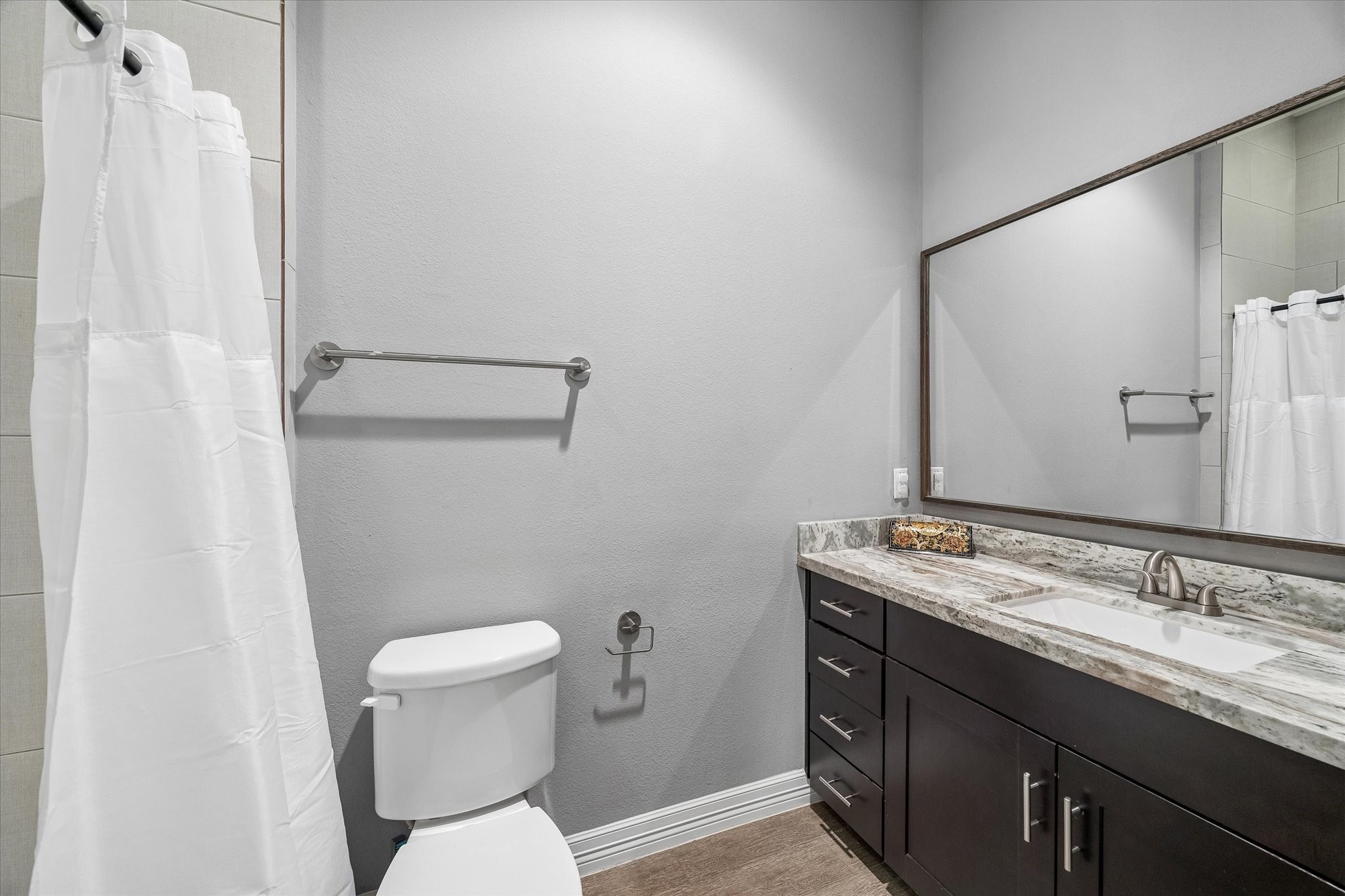 1617 Crockett Street Property Photo 15