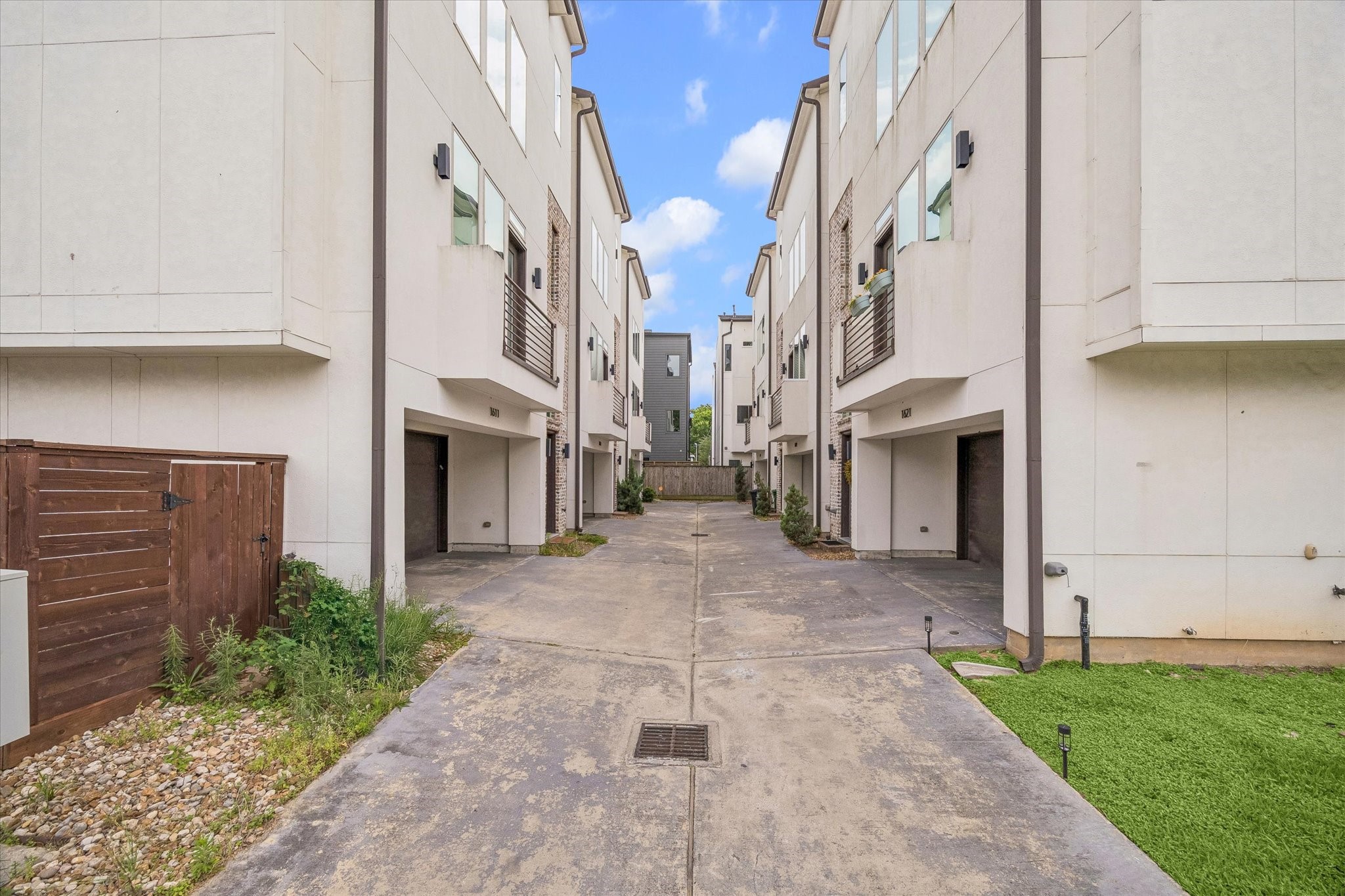1617 Crockett Street Property Photo 19